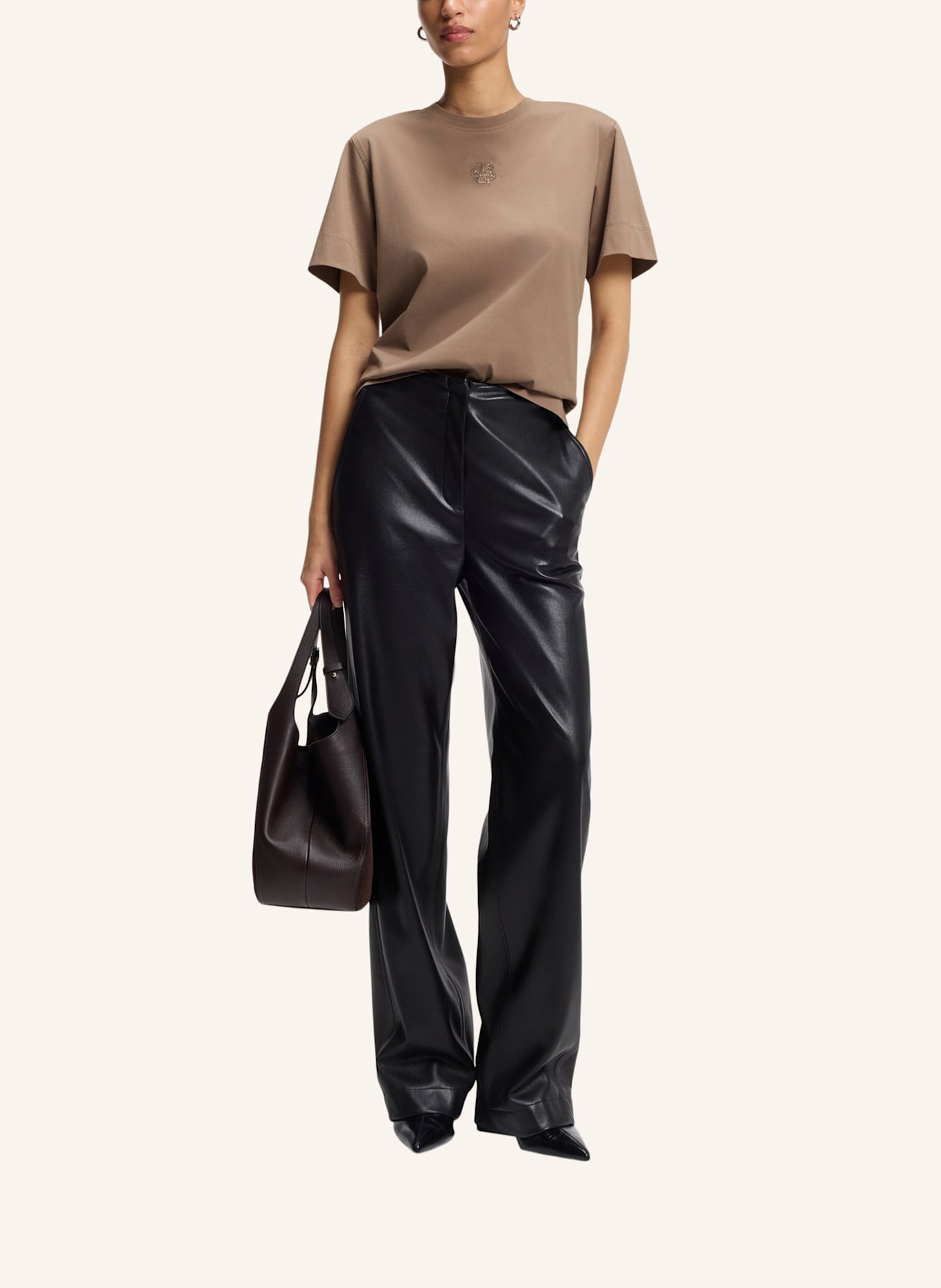 BOSS T-Shirt ELPHA mit Schmucksteinen: BRAUN