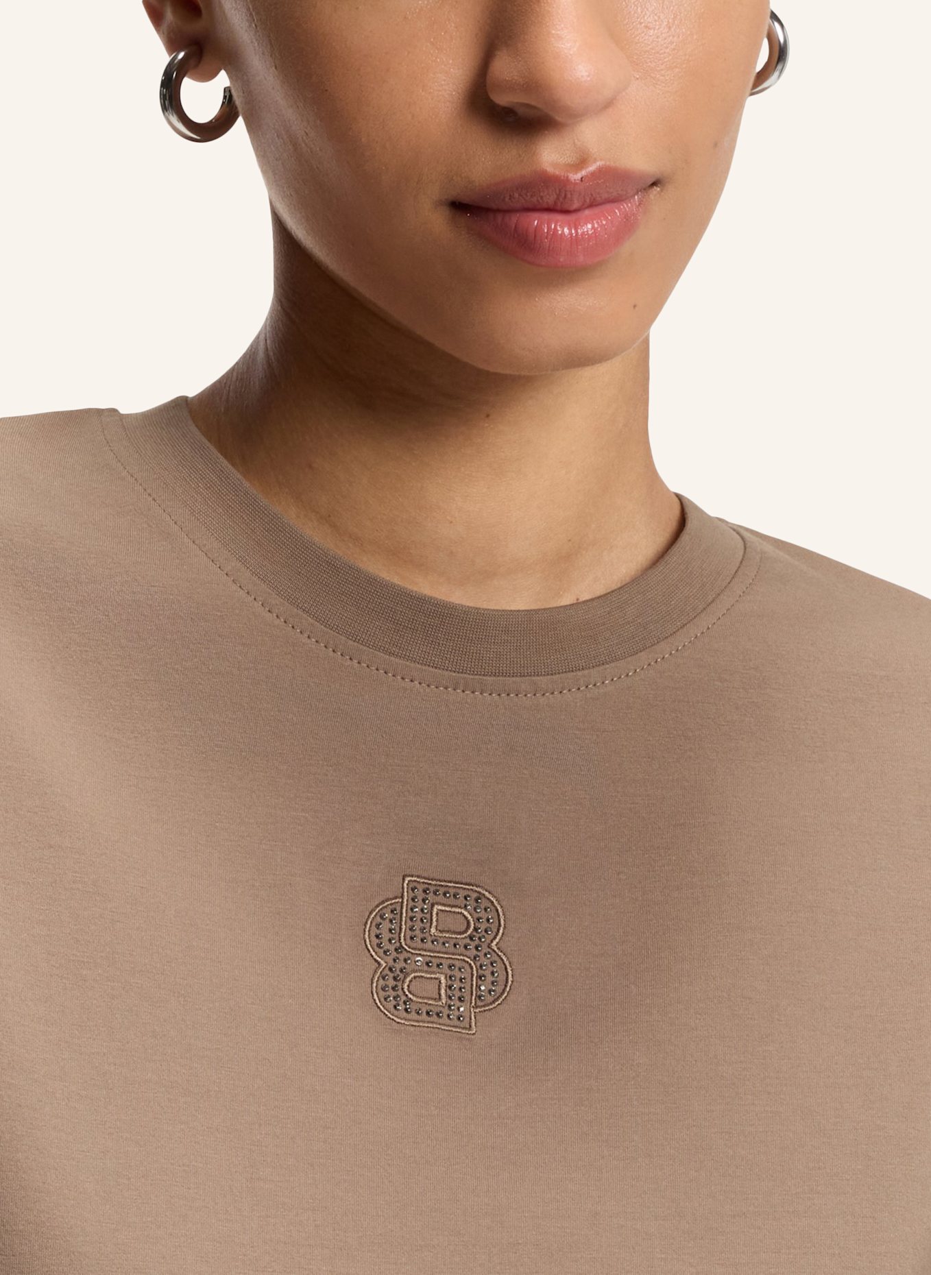 BOSS T-Shirt ELPHA mit Schmucksteinen: BRAUN