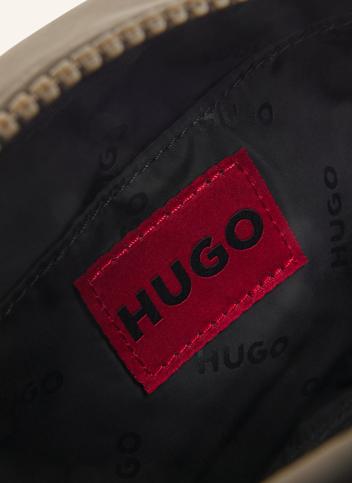 HUGO Crossbody-Tasche TARIC_EW: GRAU