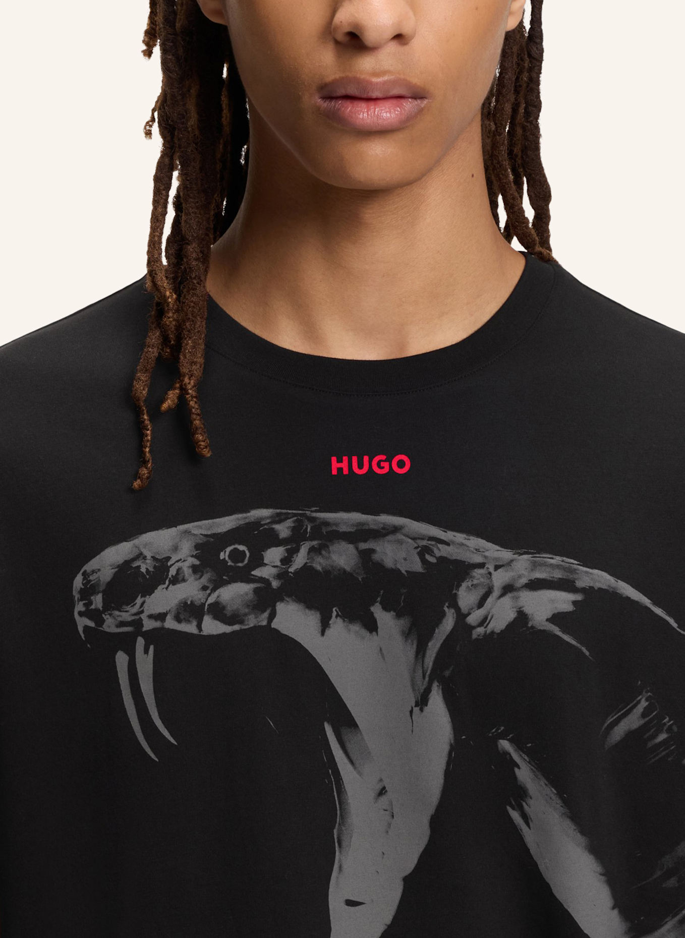 HUGO T-Shirt DIKOBRA_IN Regular Fit: SCHWARZ