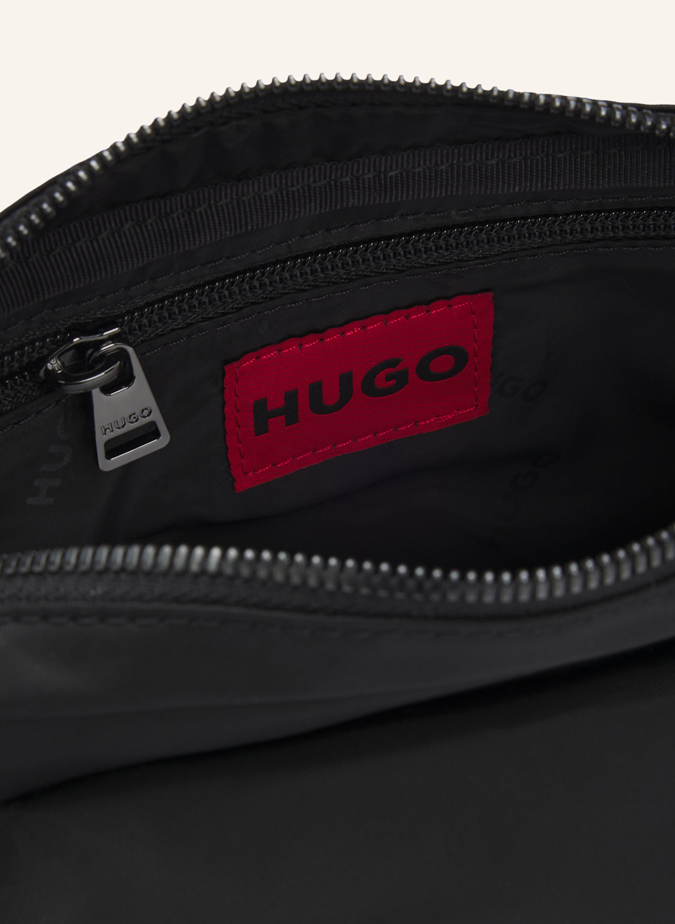 HUGO Crossbody-Tasche QUANTIC_N_EW CROSSB: SCHWARZ
