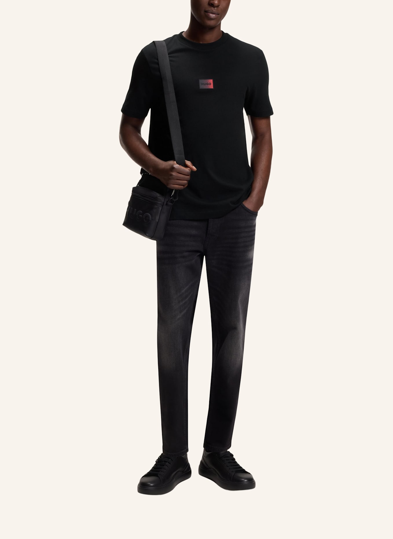 HUGO T-Shirt DANOTIE Regular Fit: SCHWARZ