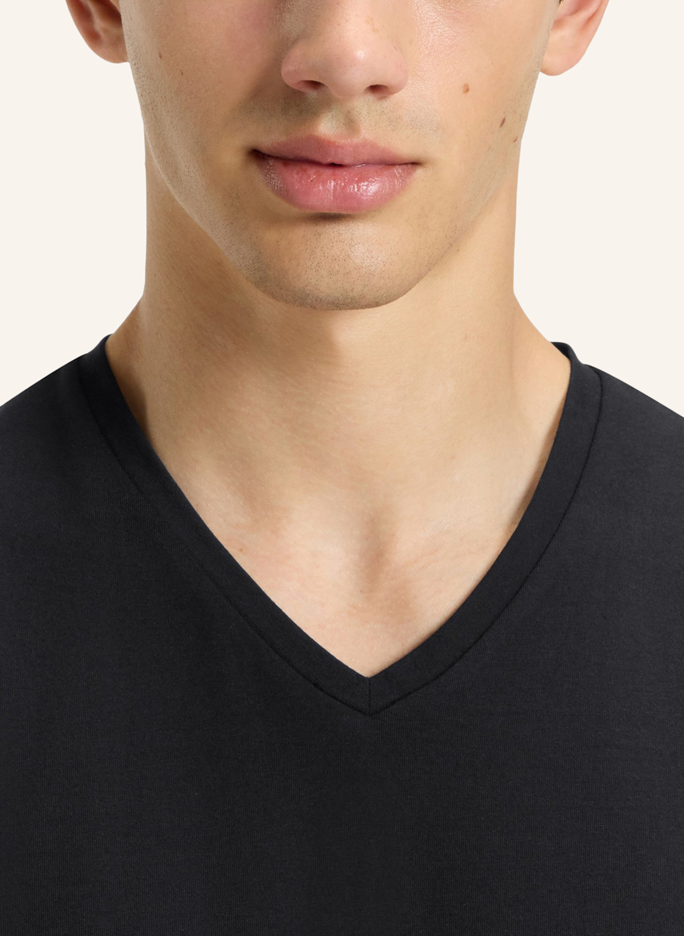 HUGO T-Shirt HUGO-V Slim Fit: WEISS