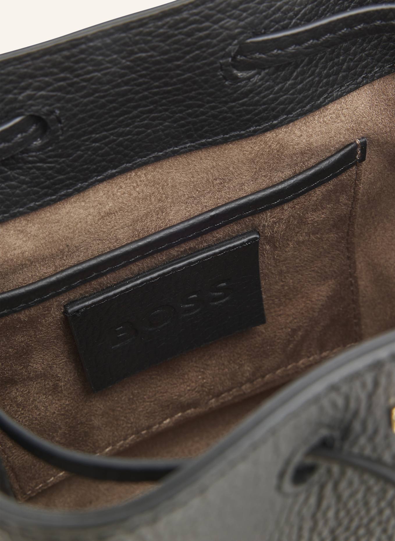 BOSS Umhängetasche LENAH SM BUCKET: SCHWARZ