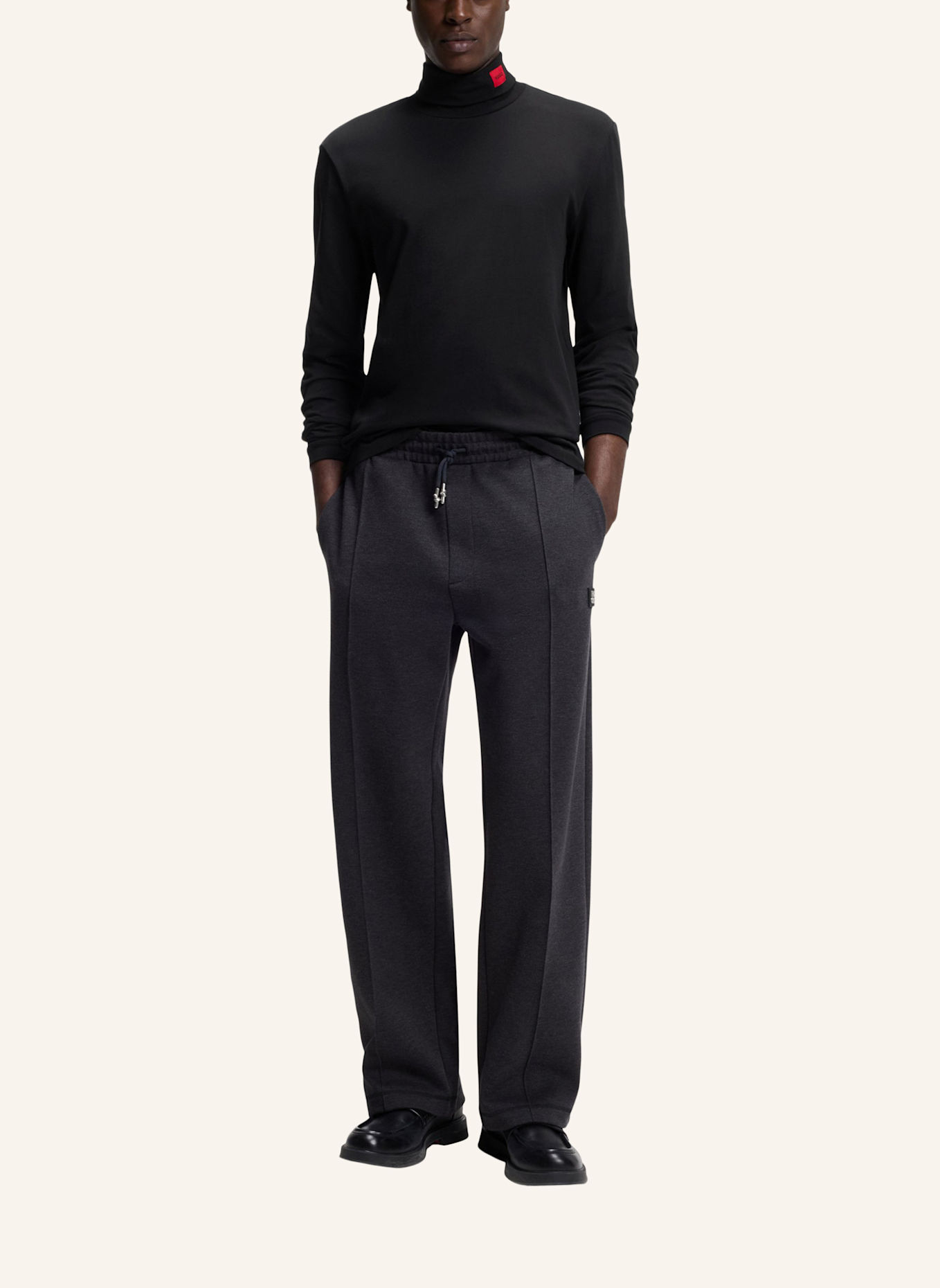 HUGO T-Shirt DEROLLO224_IN Slim Fit: SCHWARZ