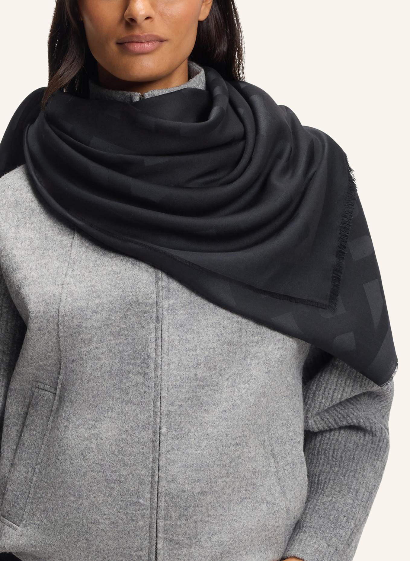 BOSS Gewebter Schal MONYQUE_100*200: SCHWARZ