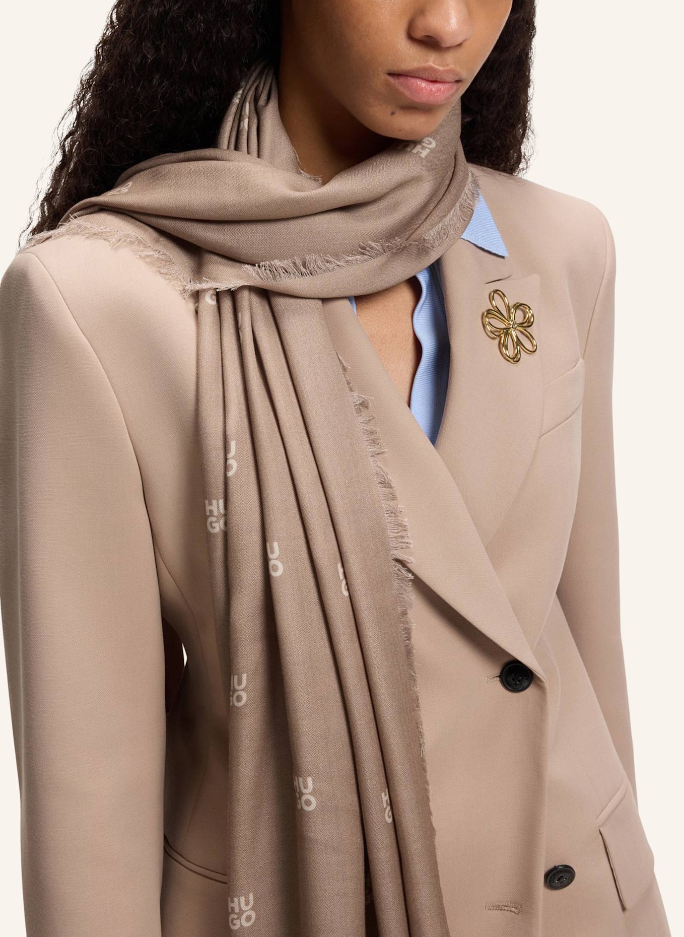 HUGO Gewebter Schal YONDA_75*180: HELLBRAUN