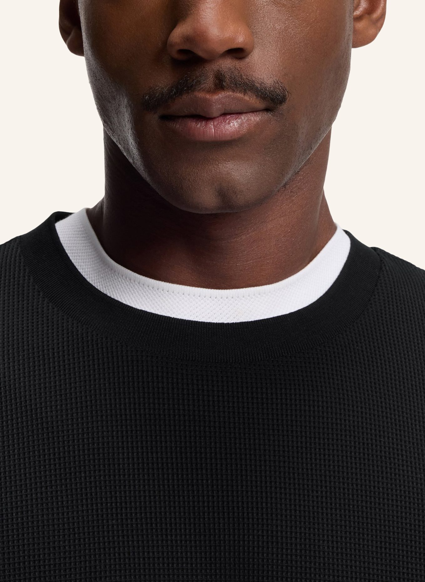 BOSS T-Shirt TALLEY 01_TI Regular Fit: SCHWARZ