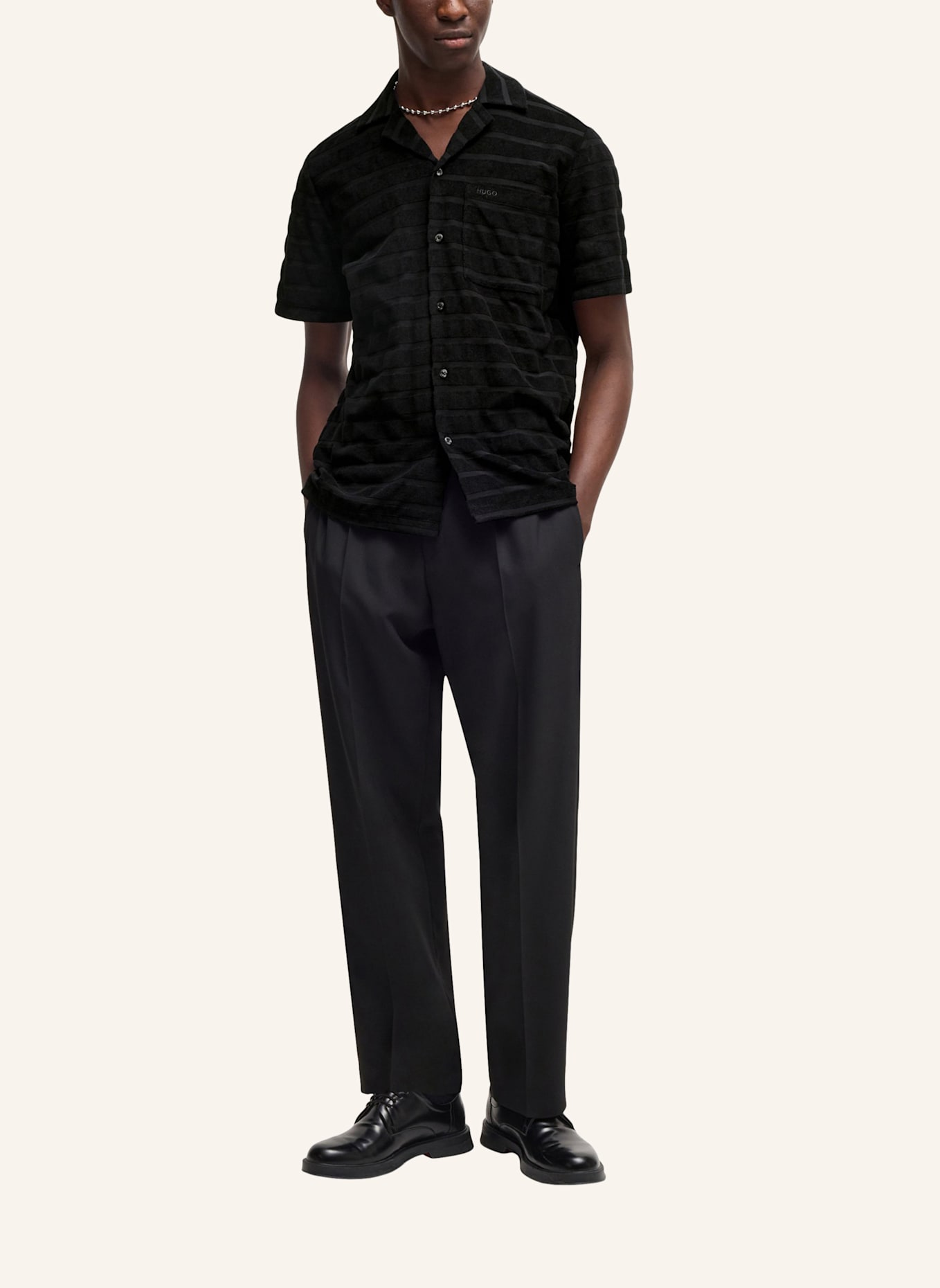 HUGO Business Hemd ELLINO Relaxed Fit: SCHWARZ