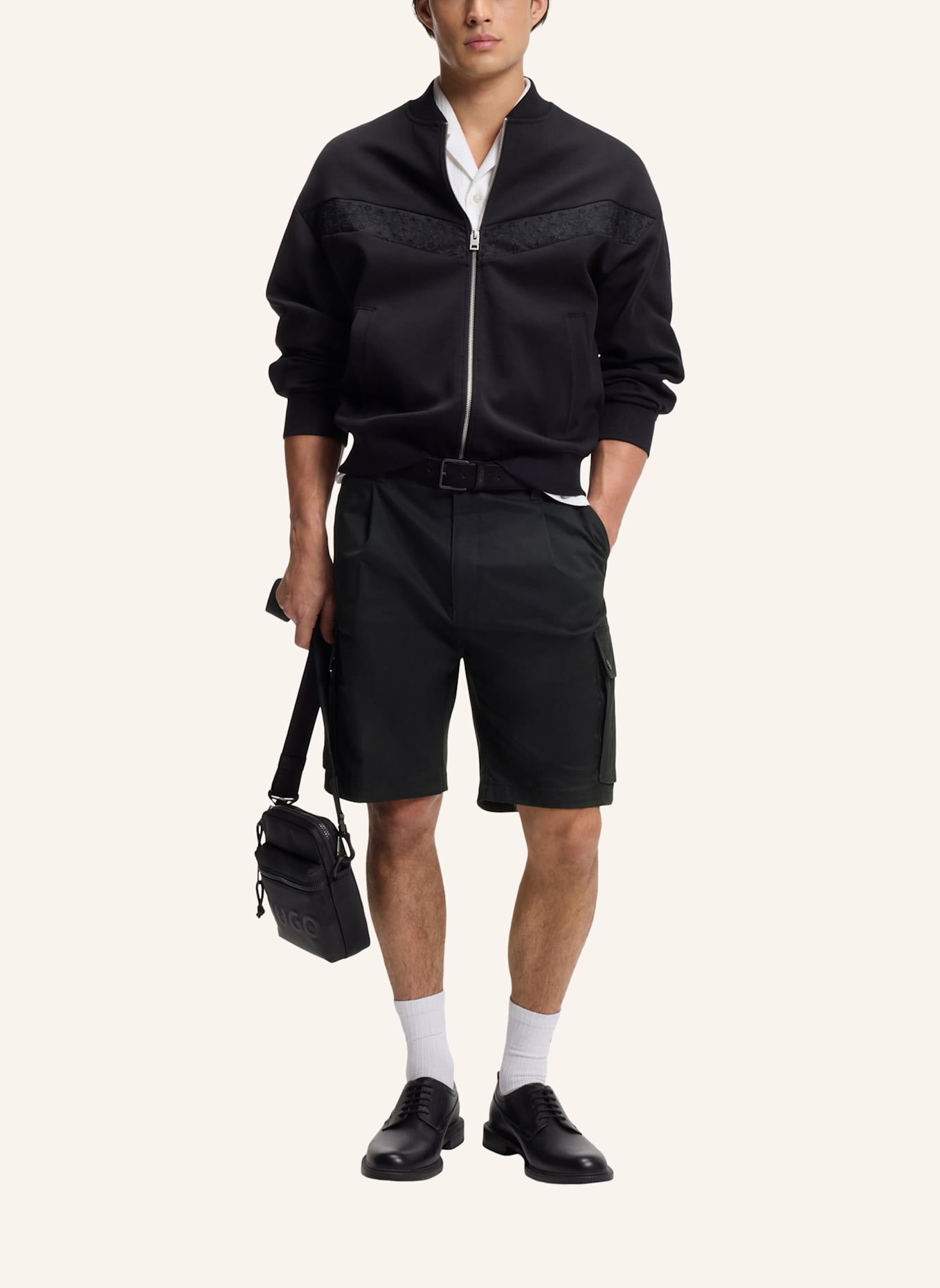 HUGO Short CRAYSEN262S Straight Fit: SCHWARZ