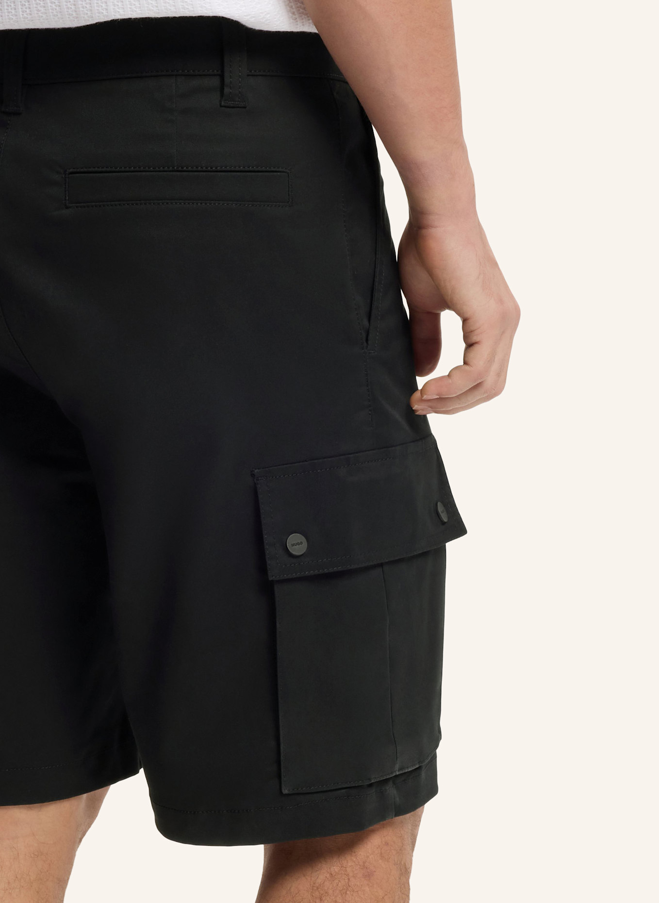 HUGO Short CRAYSEN262S Straight Fit: SCHWARZ