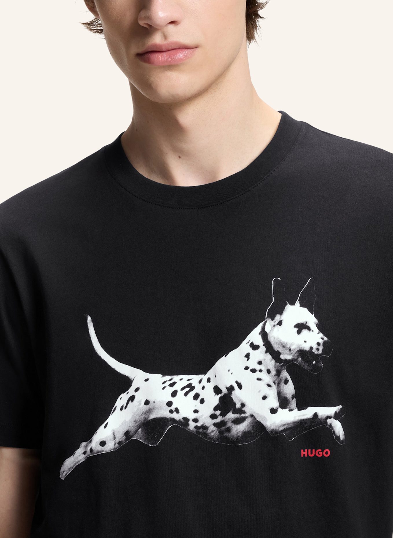 HUGO T-Shirt DIRUNN Regular Fit: SCHWARZ