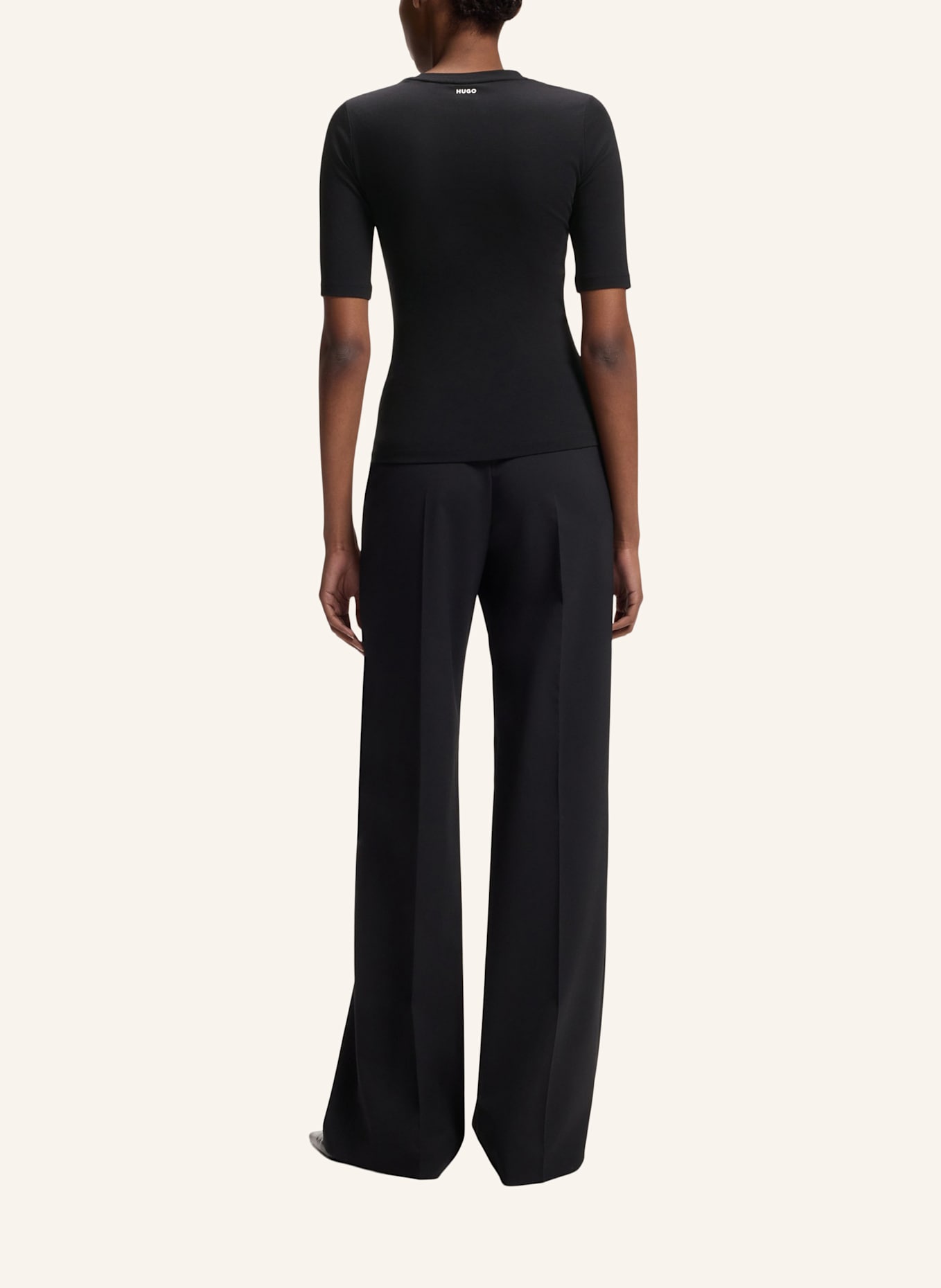 HUGO T-Shirt DARNELIA Slim Fit: SCHWARZ