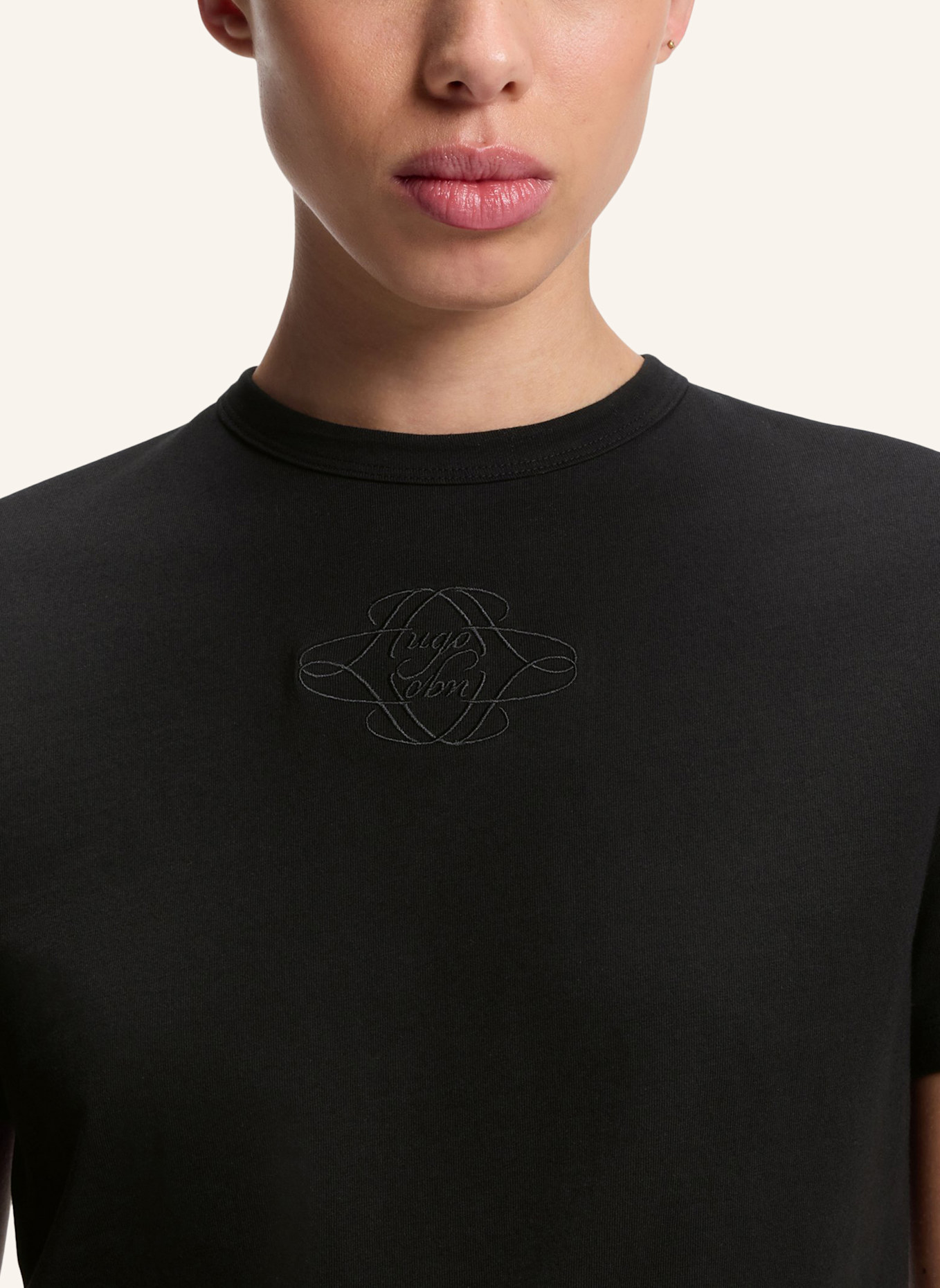 HUGO T-Shirt DAMACIA_8 Regular Fit: SCHWARZ