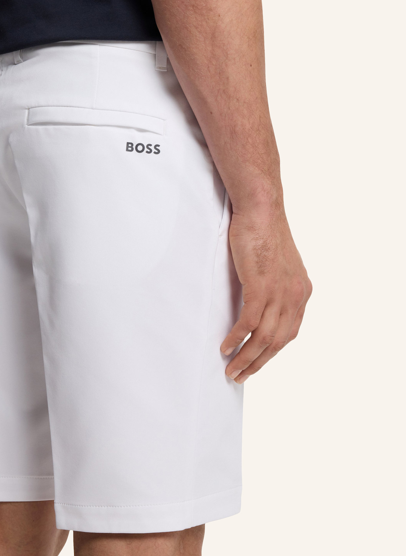 BOSS Short S_COMMUTER_10.5 INCH Slim Fit: WEISS