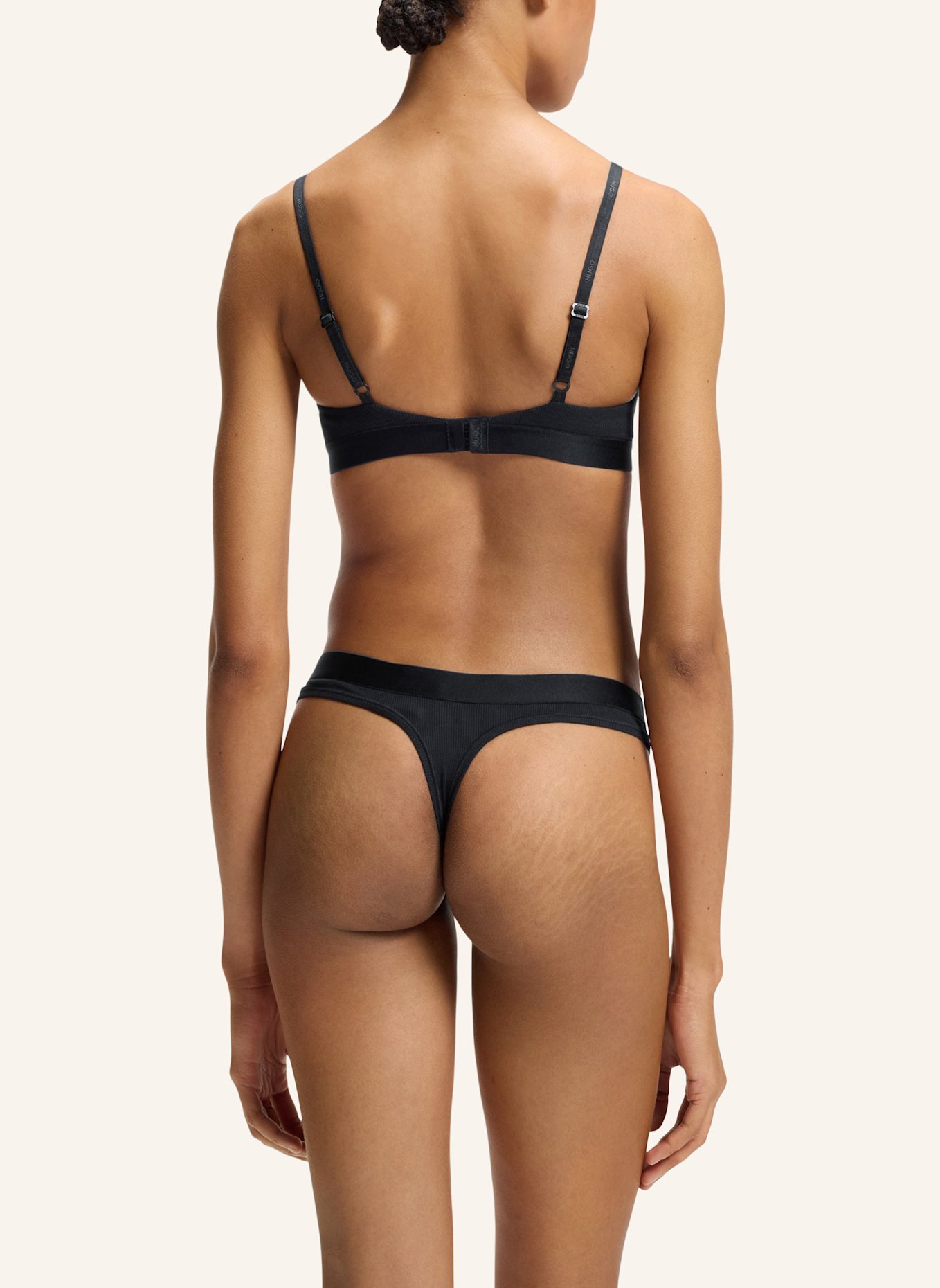 HUGO Bh HUGO HEART TRIANGLE: SCHWARZ