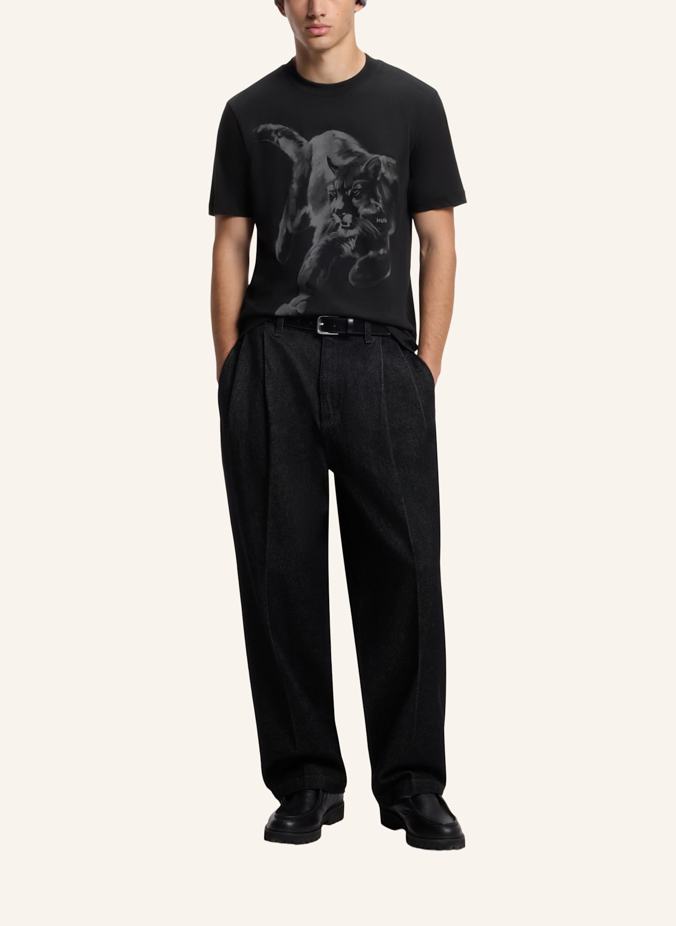 HUGO T-Shirt DAFFILO Regular Fit: SCHWARZ