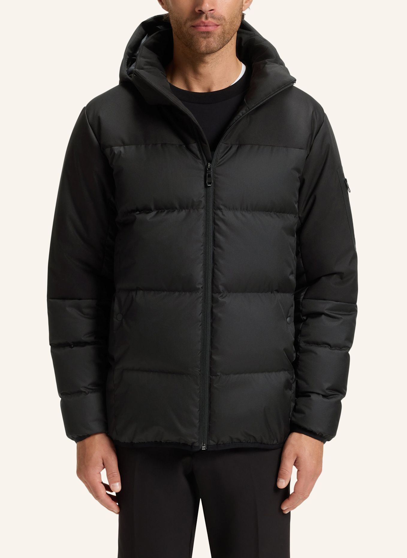 BOSS Daunenjacke BLOCK mit abnehmbarer Kapuze: SCHWARZ