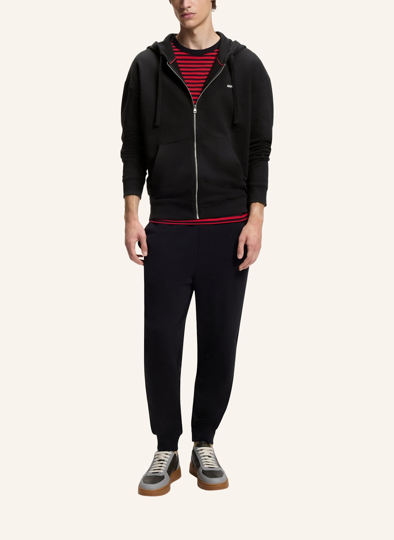 HUGO Sweatshirt TRACK_DAPOZIPDAYOTE Relaxed Fit: SCHWARZ