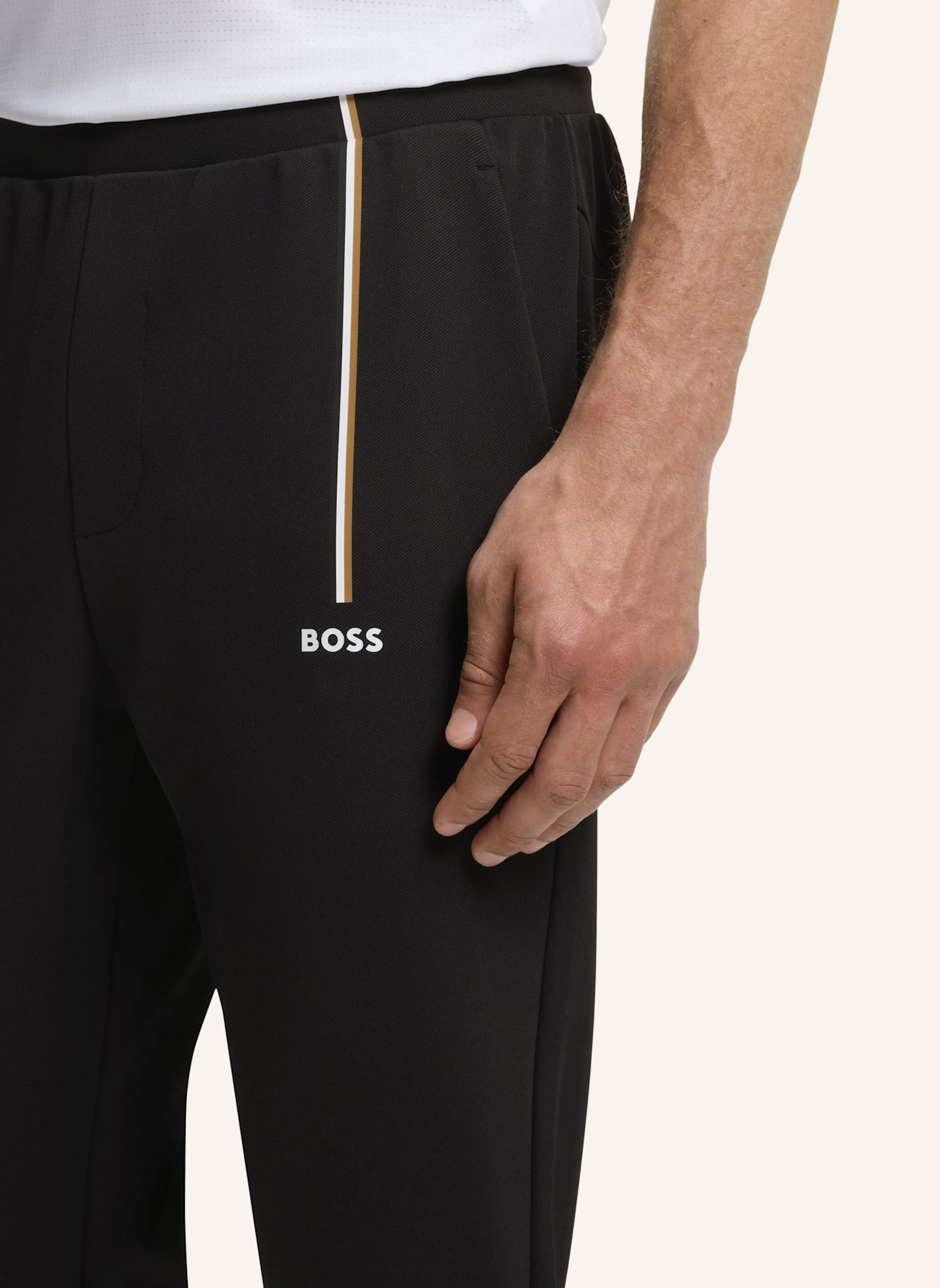 BOSS Jogginghose JT_TOC GAME Regular Fit: SCHWARZ