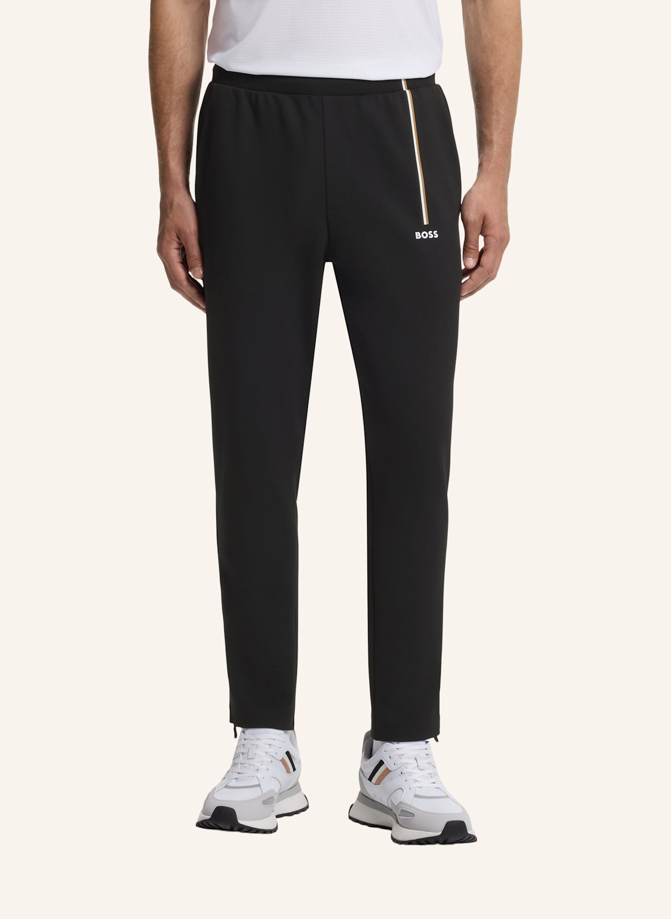 BOSS Jogginghose JT_TOC GAME Regular Fit: SCHWARZ