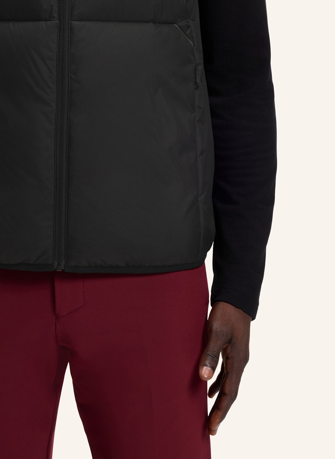 BOSS Jacke OW_URBANEX PUFFER V Regular Fit: SCHWARZ