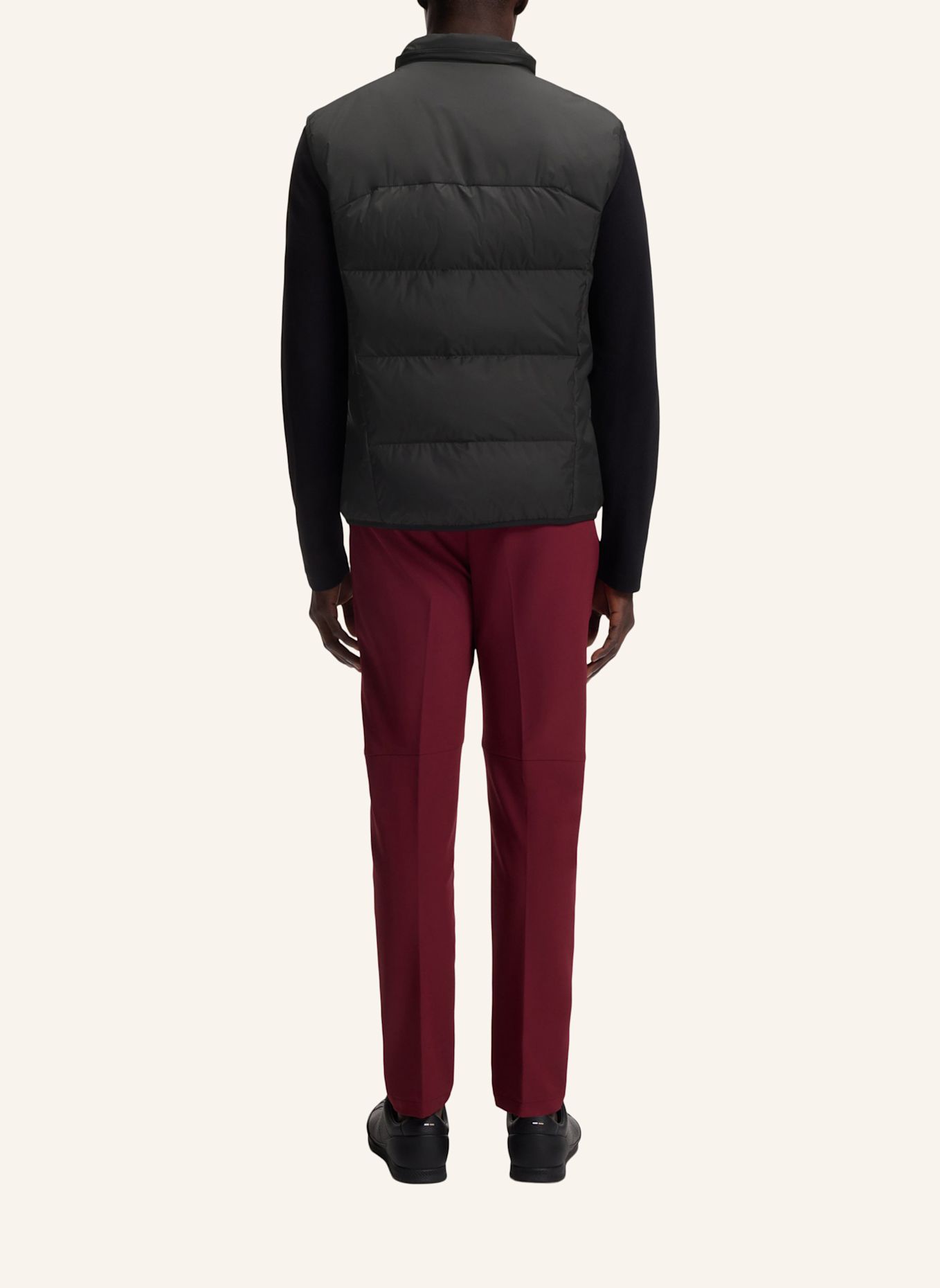 BOSS Jacke OW_URBANEX PUFFER V Regular Fit: SCHWARZ