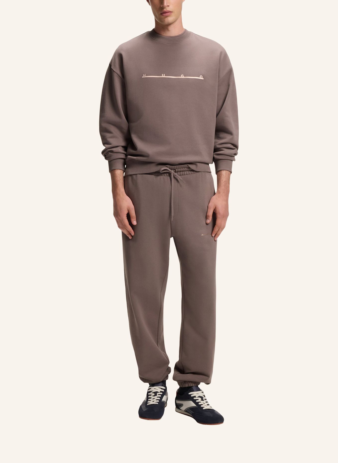 HUGO Sweatshirt DATRISWEAT Relaxed Fit: BRAUN