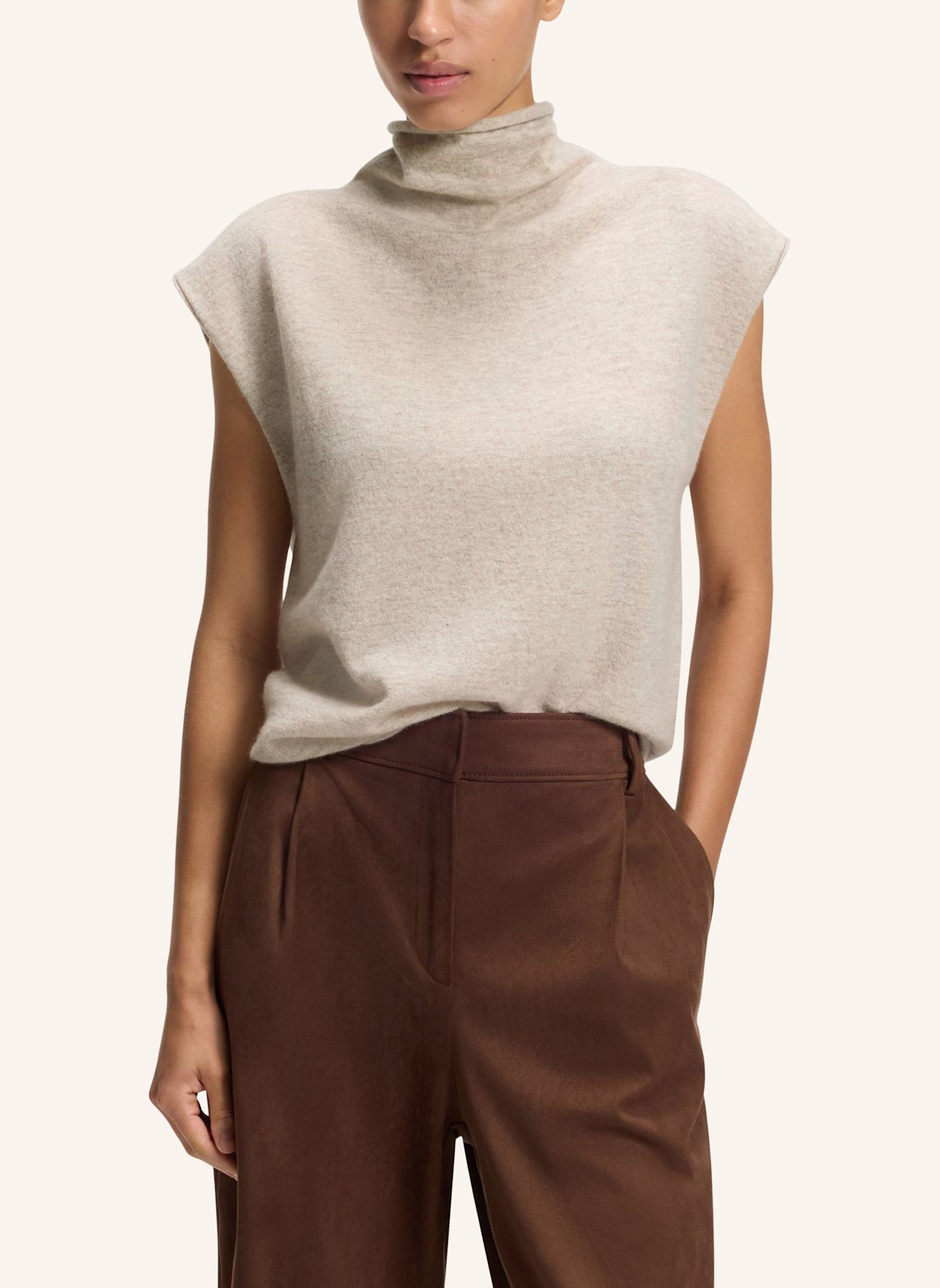 BOSS Top C_FAPRILA Relaxed Fit: KHAKI