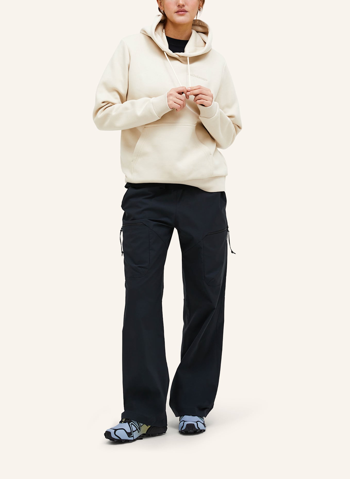 Peak Performance Hoodie: BEIGE