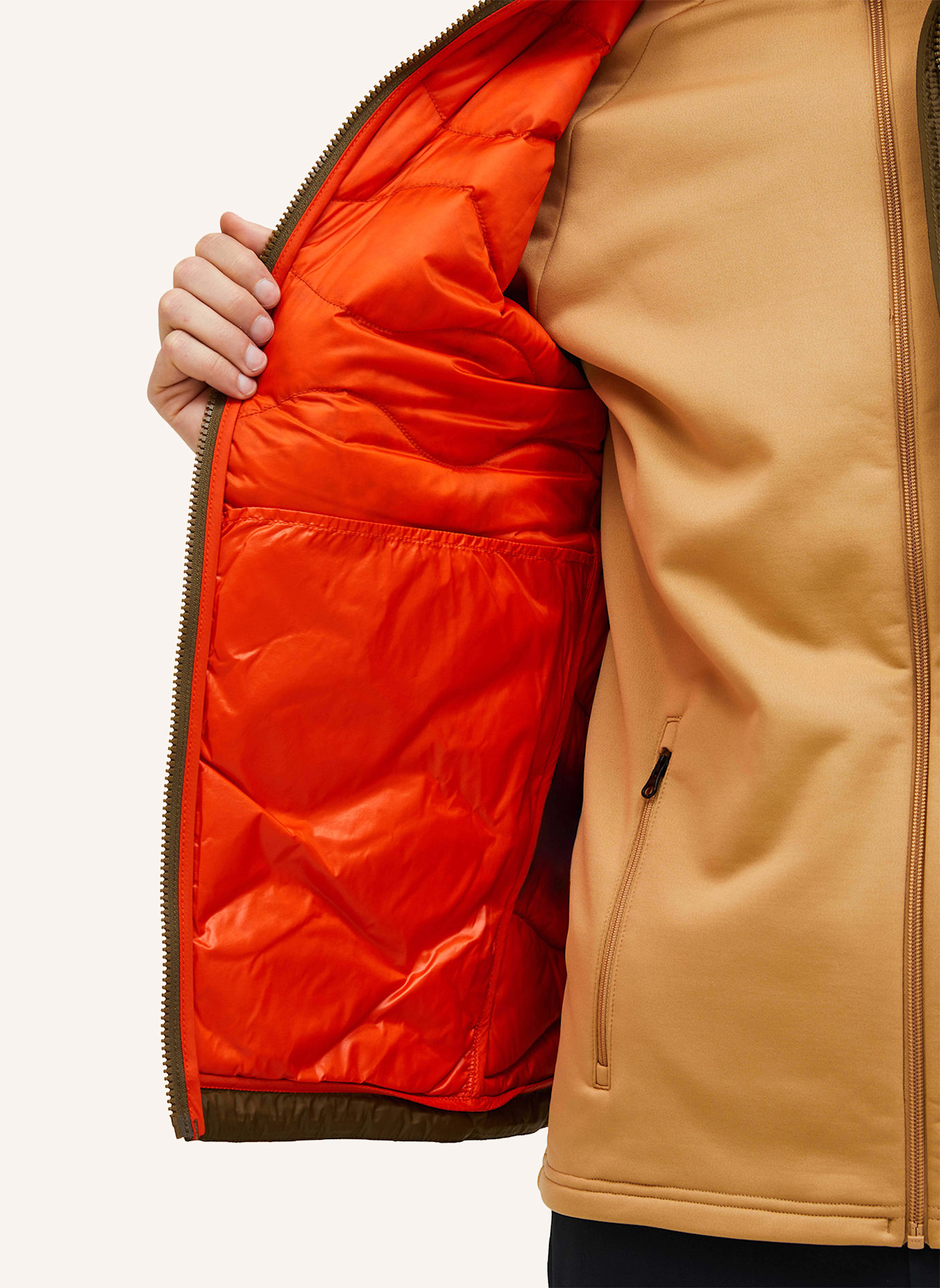 Peak Performance Daunenweste UTILITY HELIUM: KHAKI