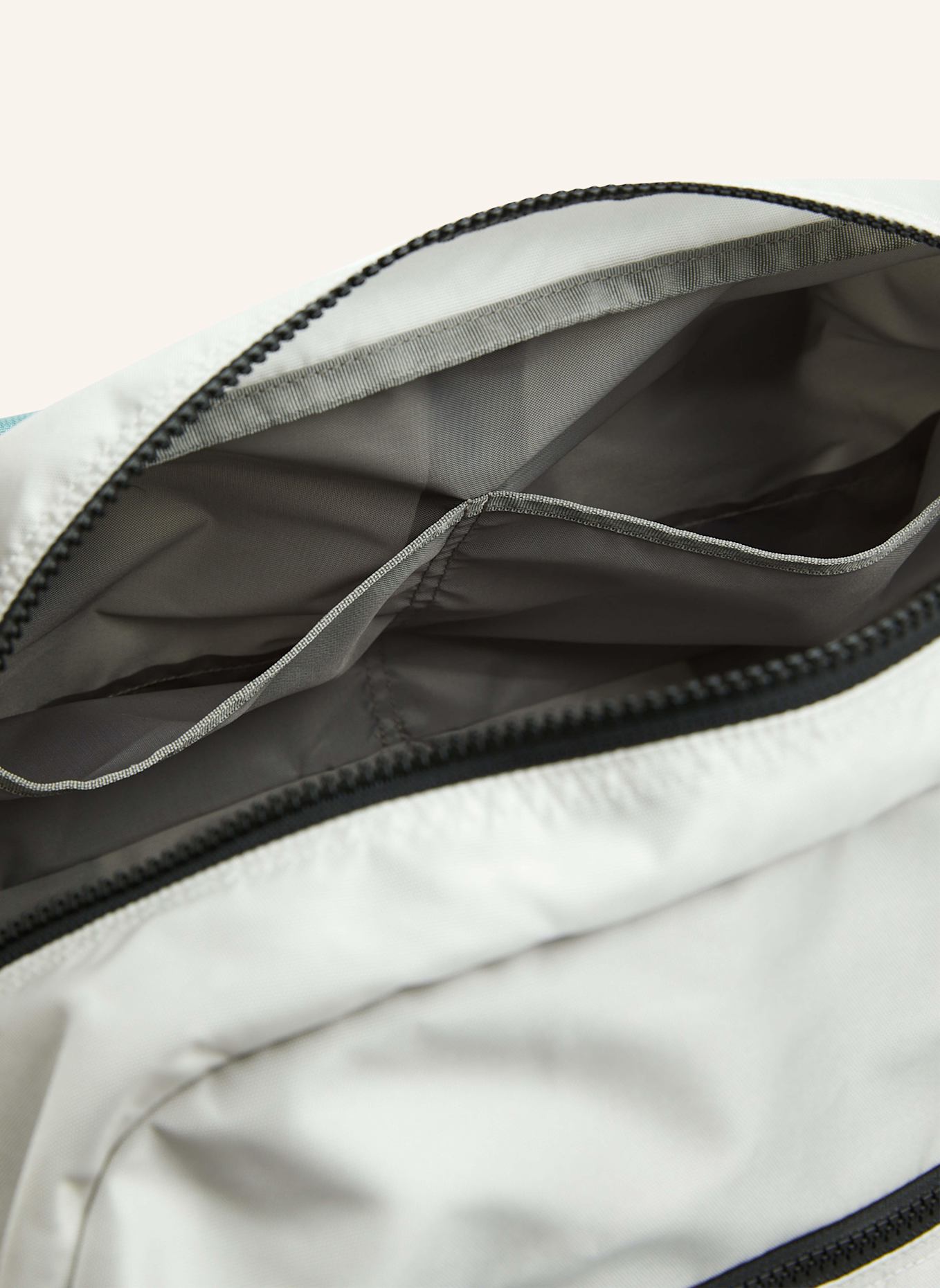 Peak Performance Reisetasche: HELLGRAU