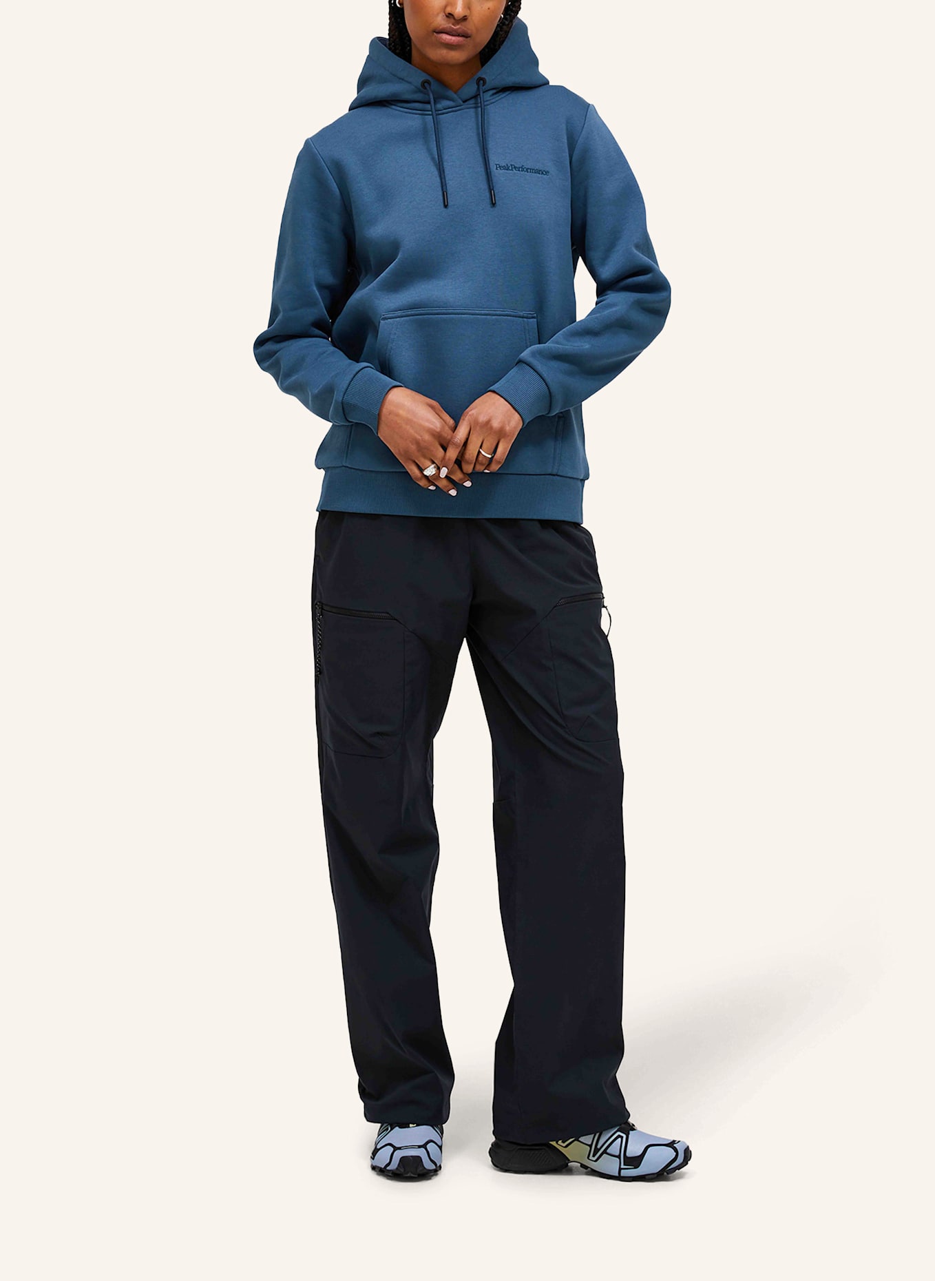 Peak Performance Hoodie: BLAU