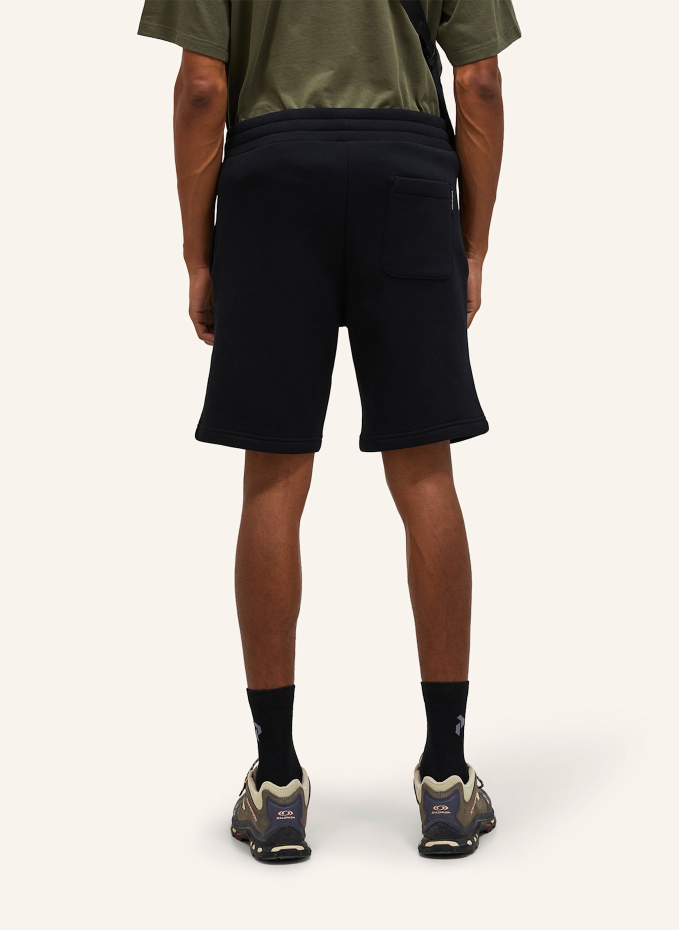 Peak Performance Sweatshorts: SCHWARZ