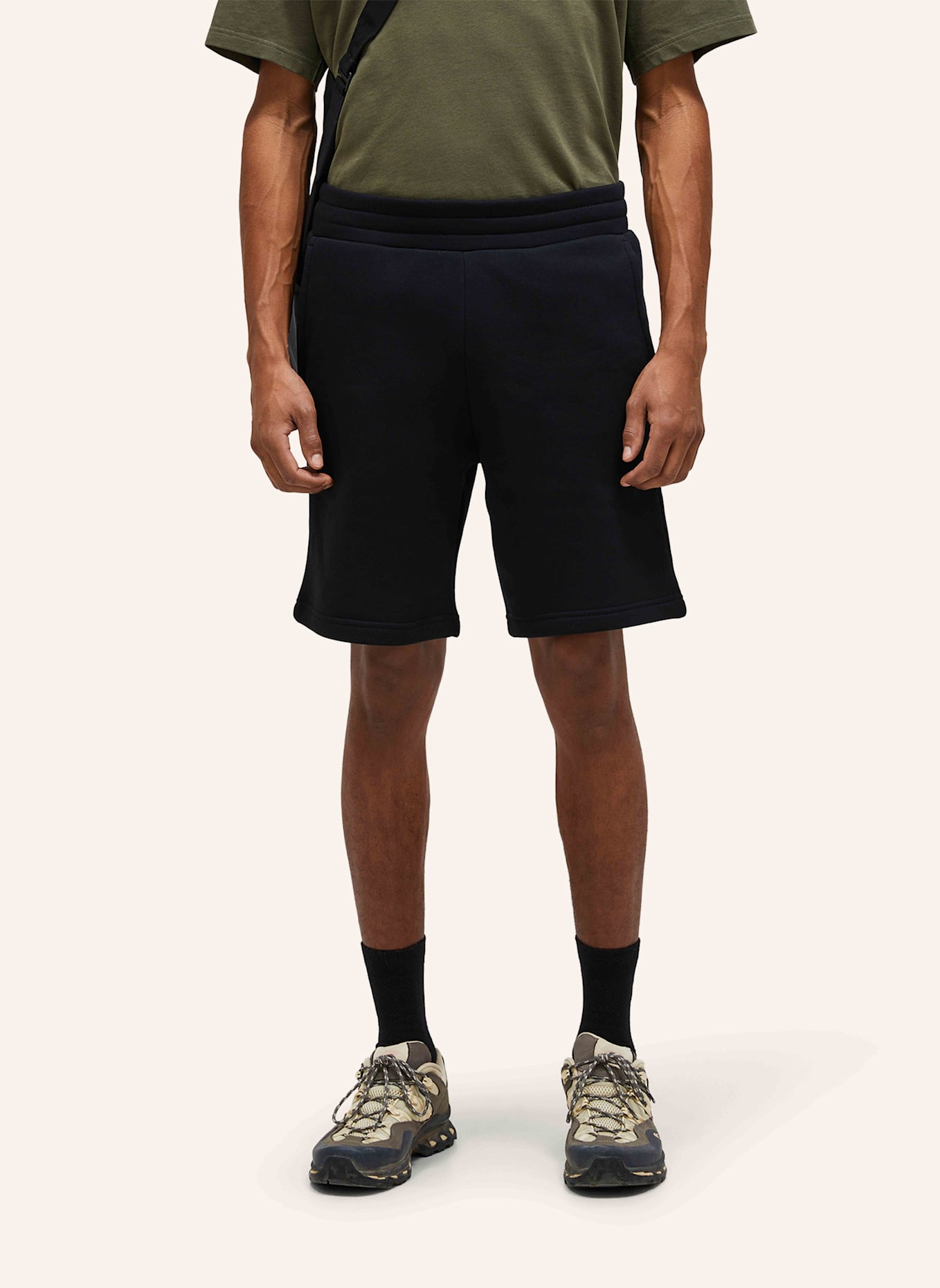 Peak Performance Sweatshorts: SCHWARZ