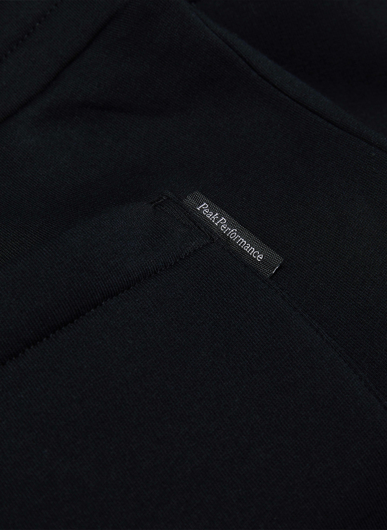 Peak Performance Sweatshorts: SCHWARZ