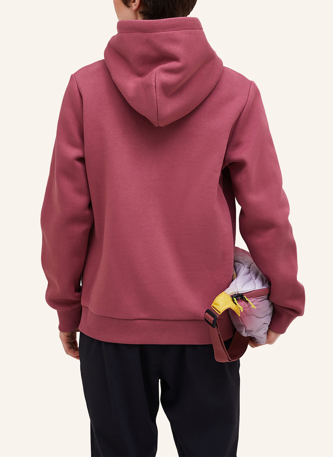 Peak Performance Hoodie: DUNKELLILA