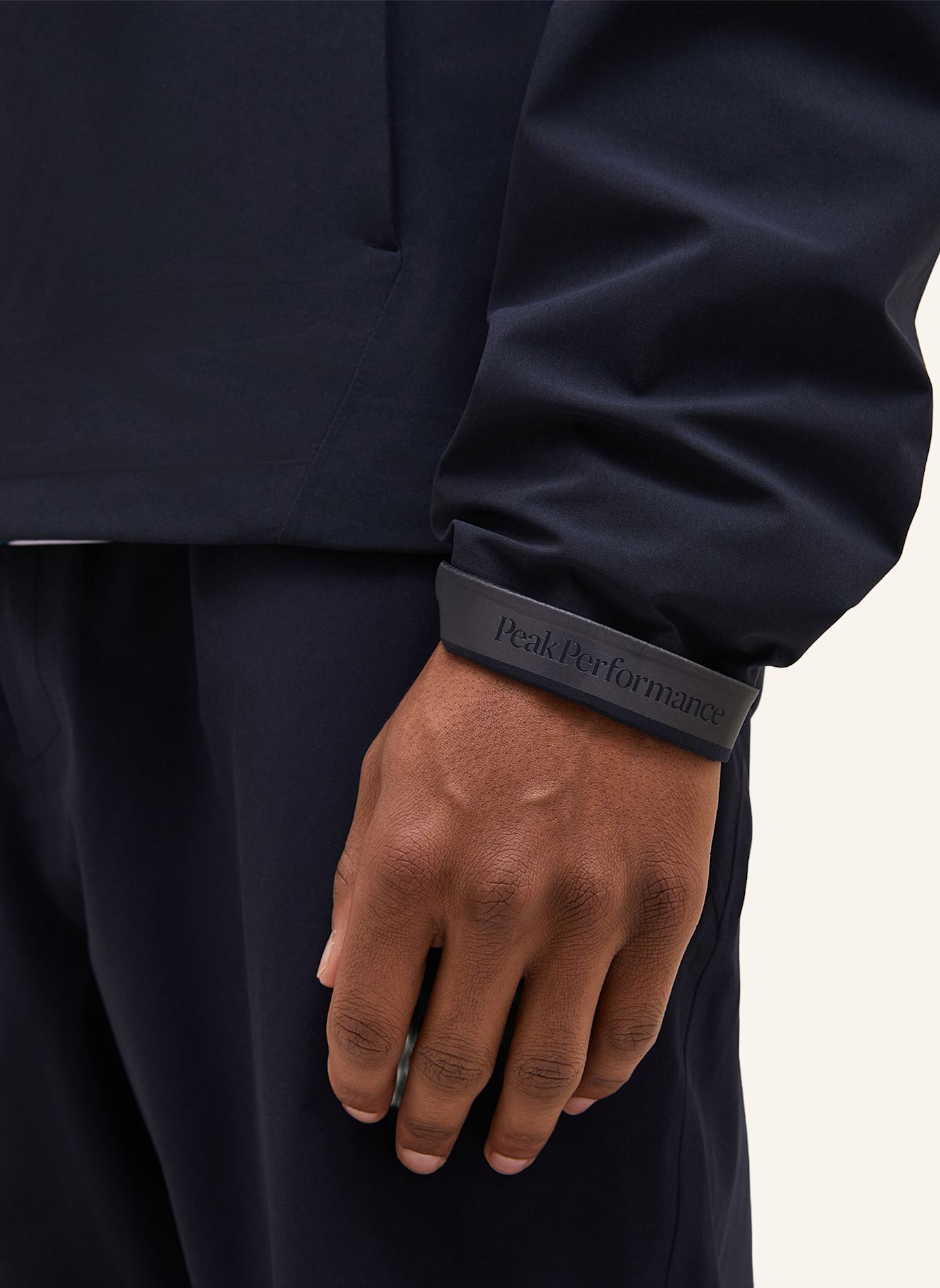 Peak Performance Regenjacke: SCHWARZ