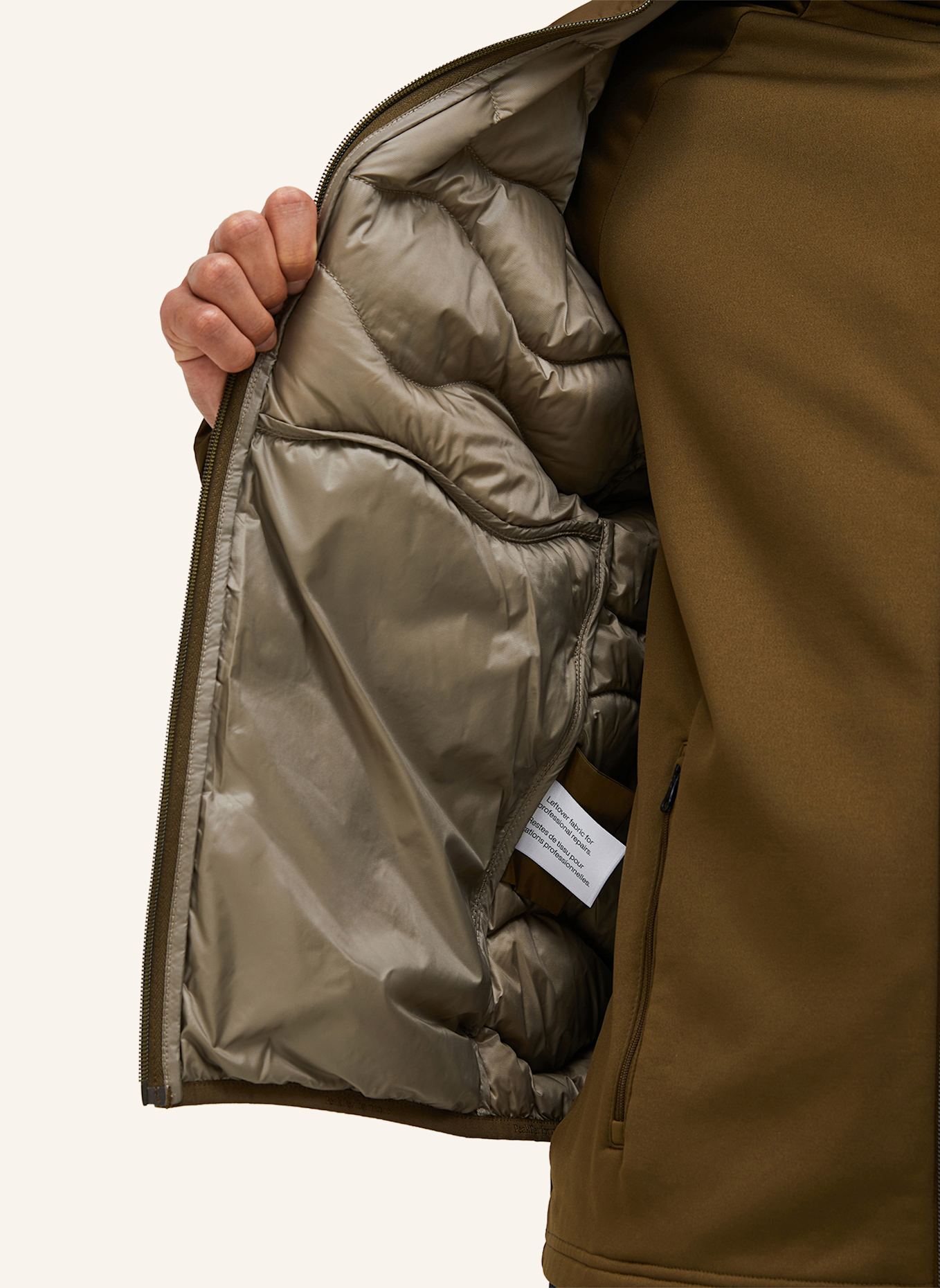 Peak Performance Daunen-Skijacke HELIUM: KHAKI