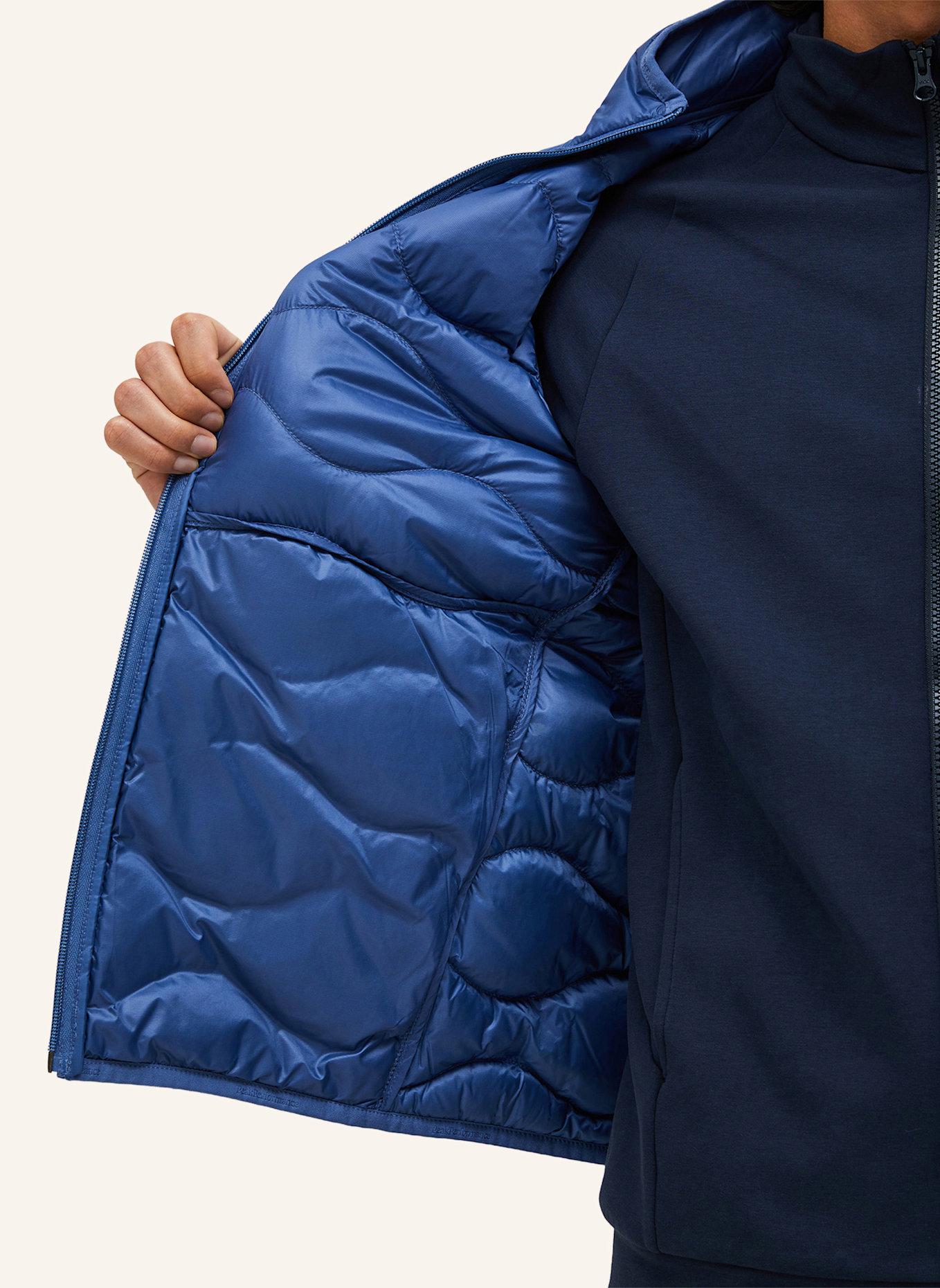 Peak Performance M Helium Down Vest Daunenweste: BLAU