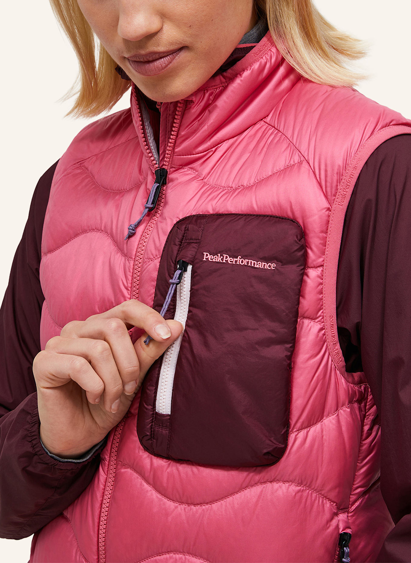 Peak Performance Lightweight-Daunenweste HELIUM: ROSÉ/ ROSA