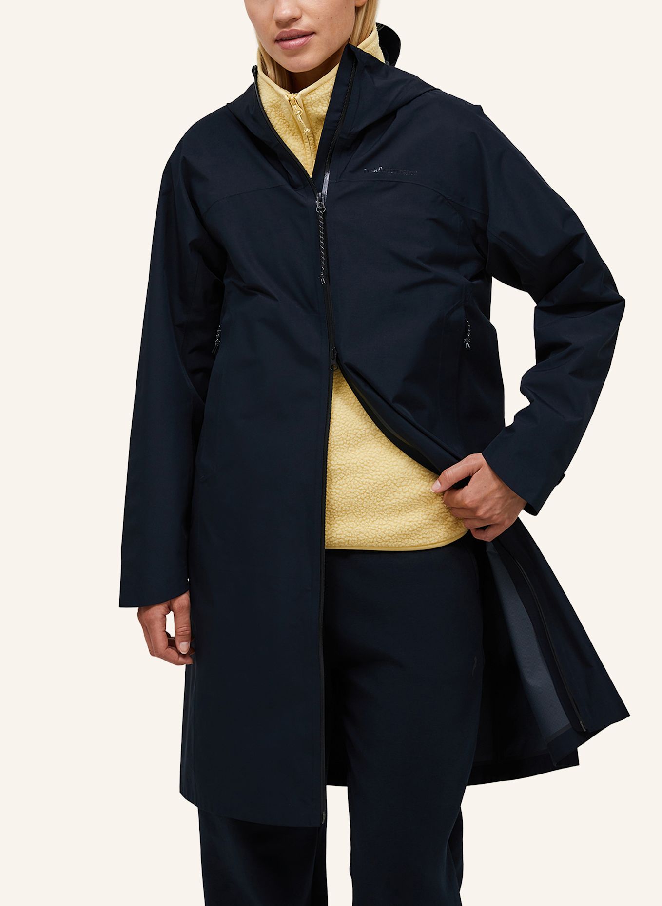 Peak Performance W Treeline Hipe® 2.5L Shell Parka Regenmantel: SCHWARZ