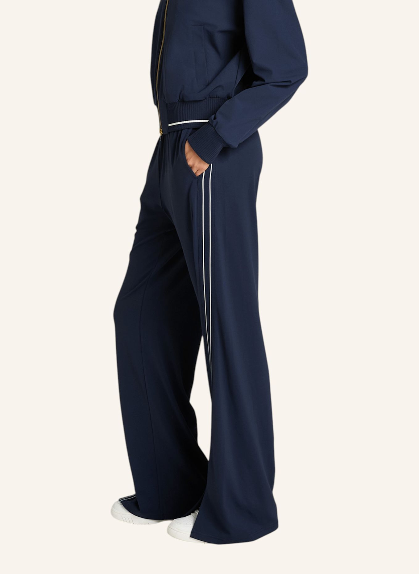 Wilson Sporthose W WARM UP WIDE LEG: DUNKELBLAU