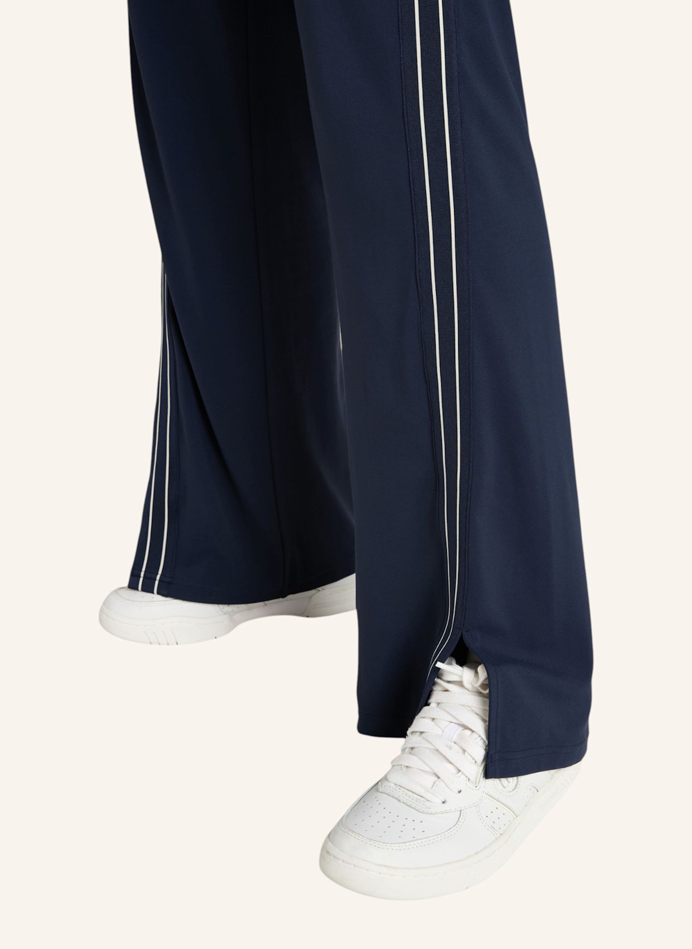 Wilson Sporthose W WARM UP WIDE LEG: DUNKELBLAU
