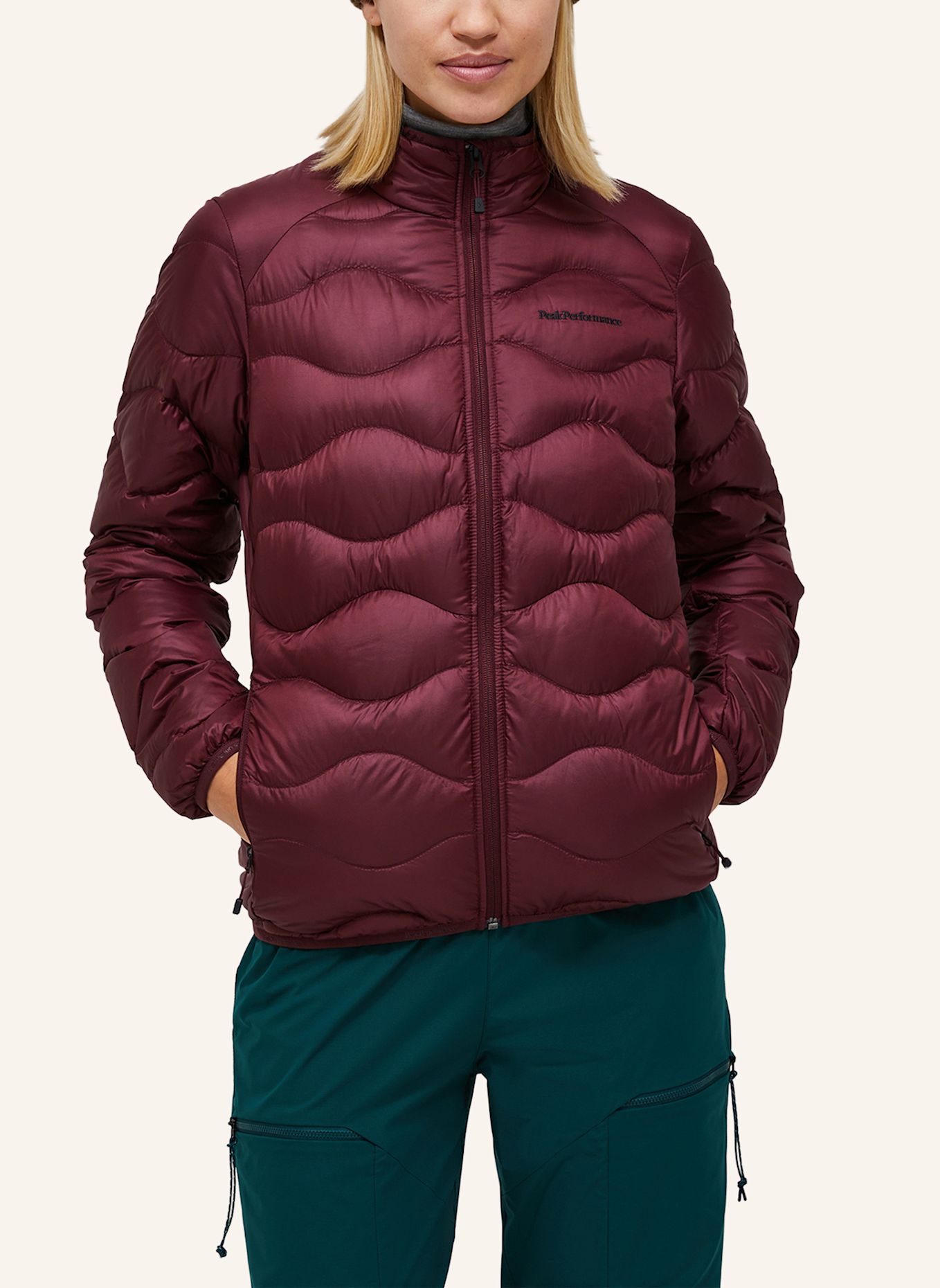 Peak Performance Daunenjacke HELIUM: DUNKELROT