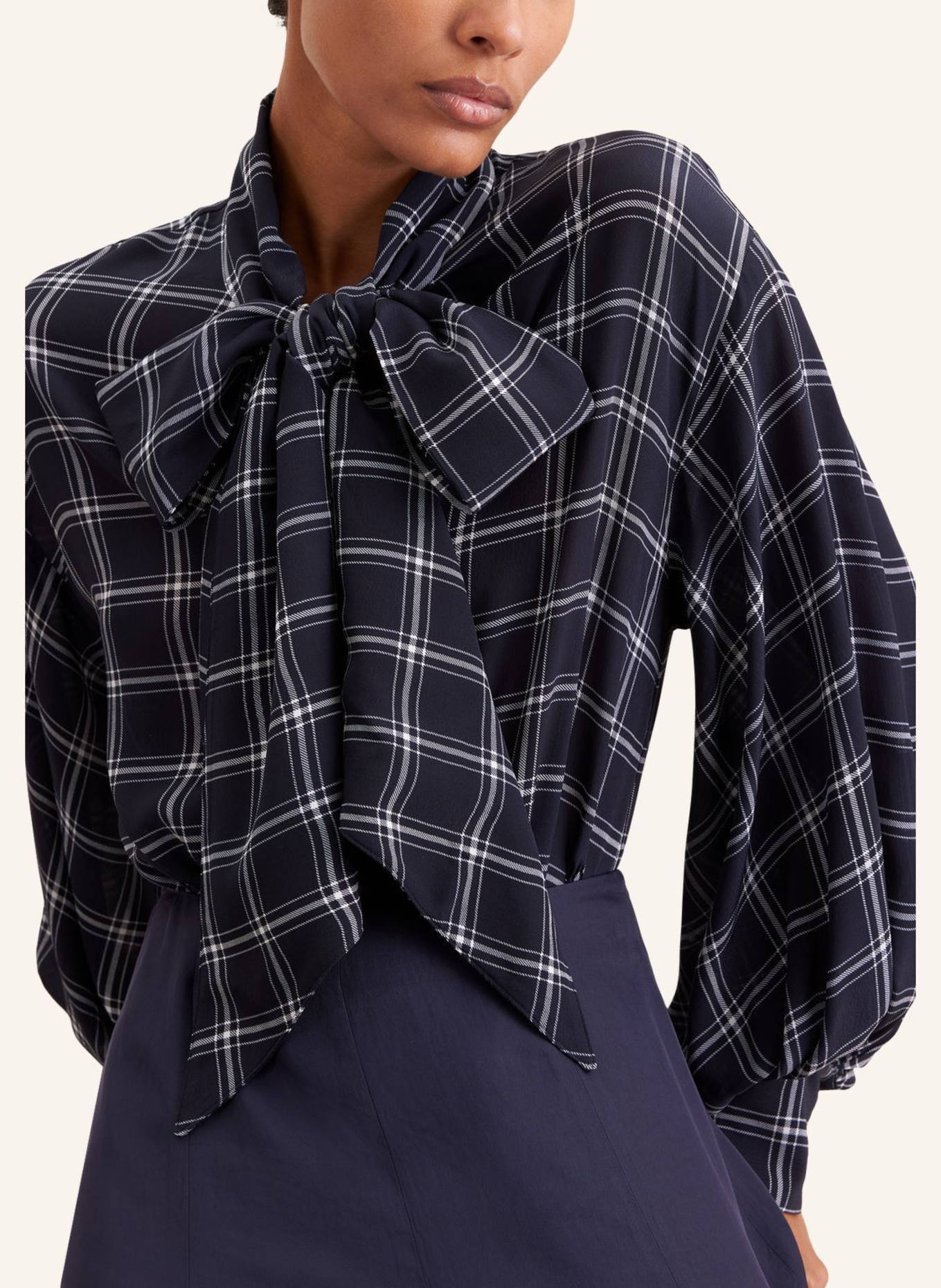 seidensticker Blouse on display: DARK BLUE
