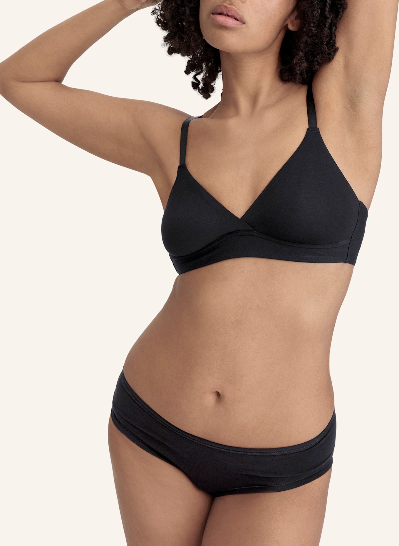 hessnatur Triangel BH: SCHWARZ