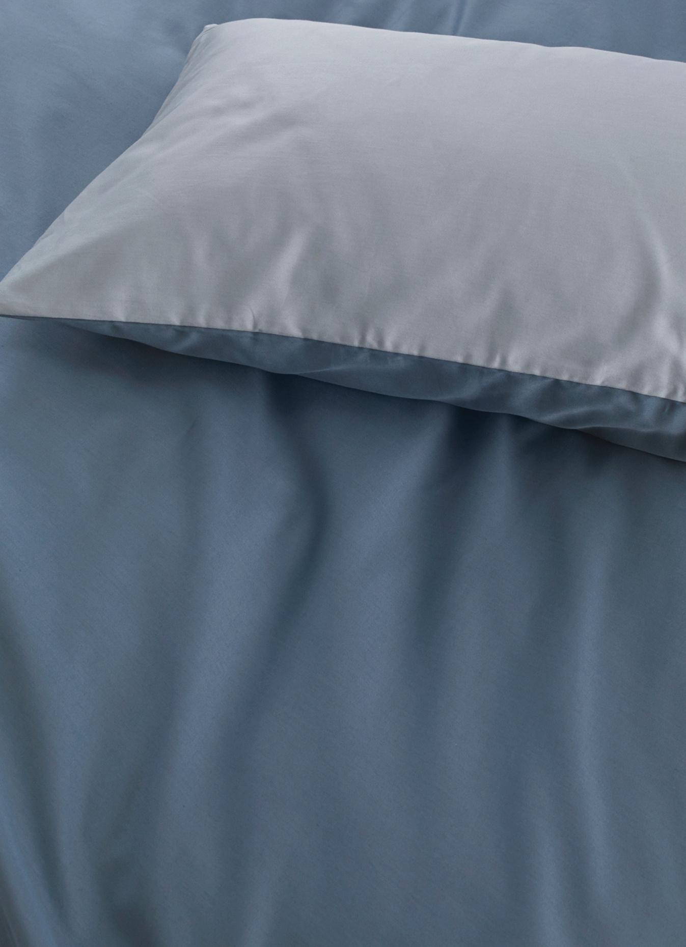 hessnatur Satin Wende Bettwäsche-Set: BLAU