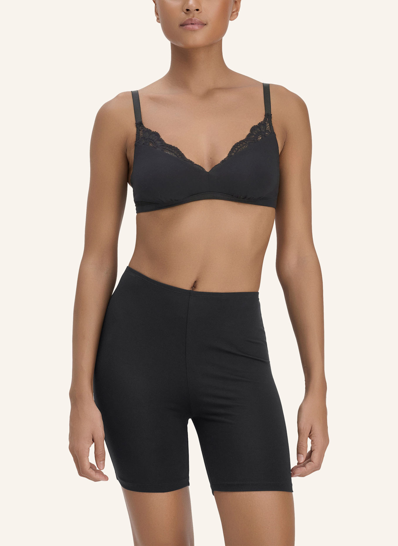 hessnatur Shorts: SCHWARZ