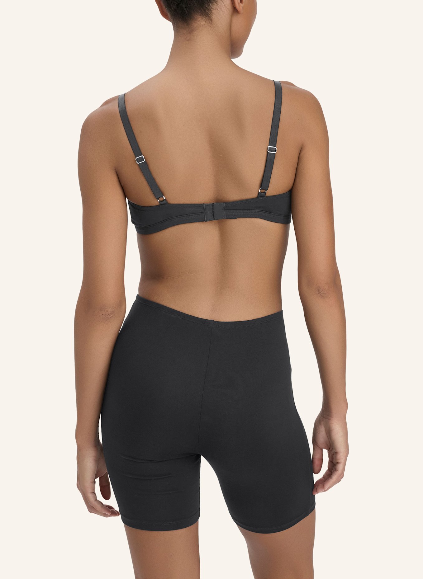 hessnatur Shorts: SCHWARZ